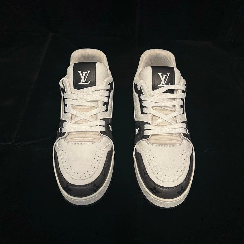 Louis Vuitton Louis Vuitton Black and white embossed Trainer board shoes Size US 9.5 / EU 42-43 - 2 Thumbnail