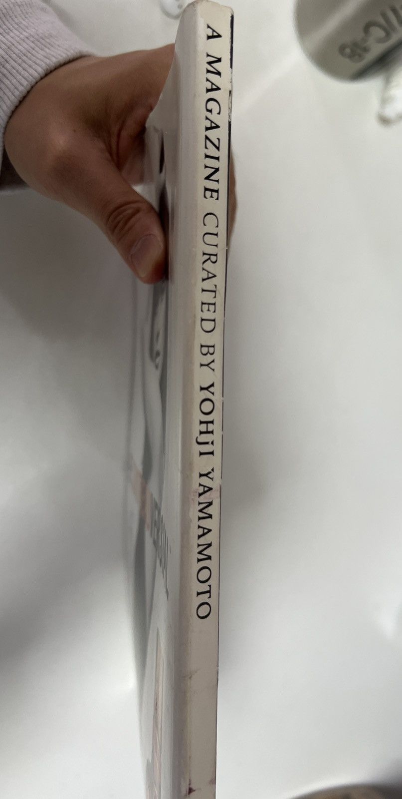 Yohji Yamamoto A magazine curated by Yohji Yamamoto Size ONE SIZE - 2 Thumbnail