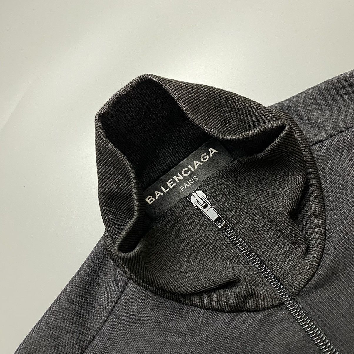 Balenciaga SS17 Demna Gvasalia era Balenciaga power shoulder jacket Size US S / EU 44-46 / 1 - 8 Thumbnail