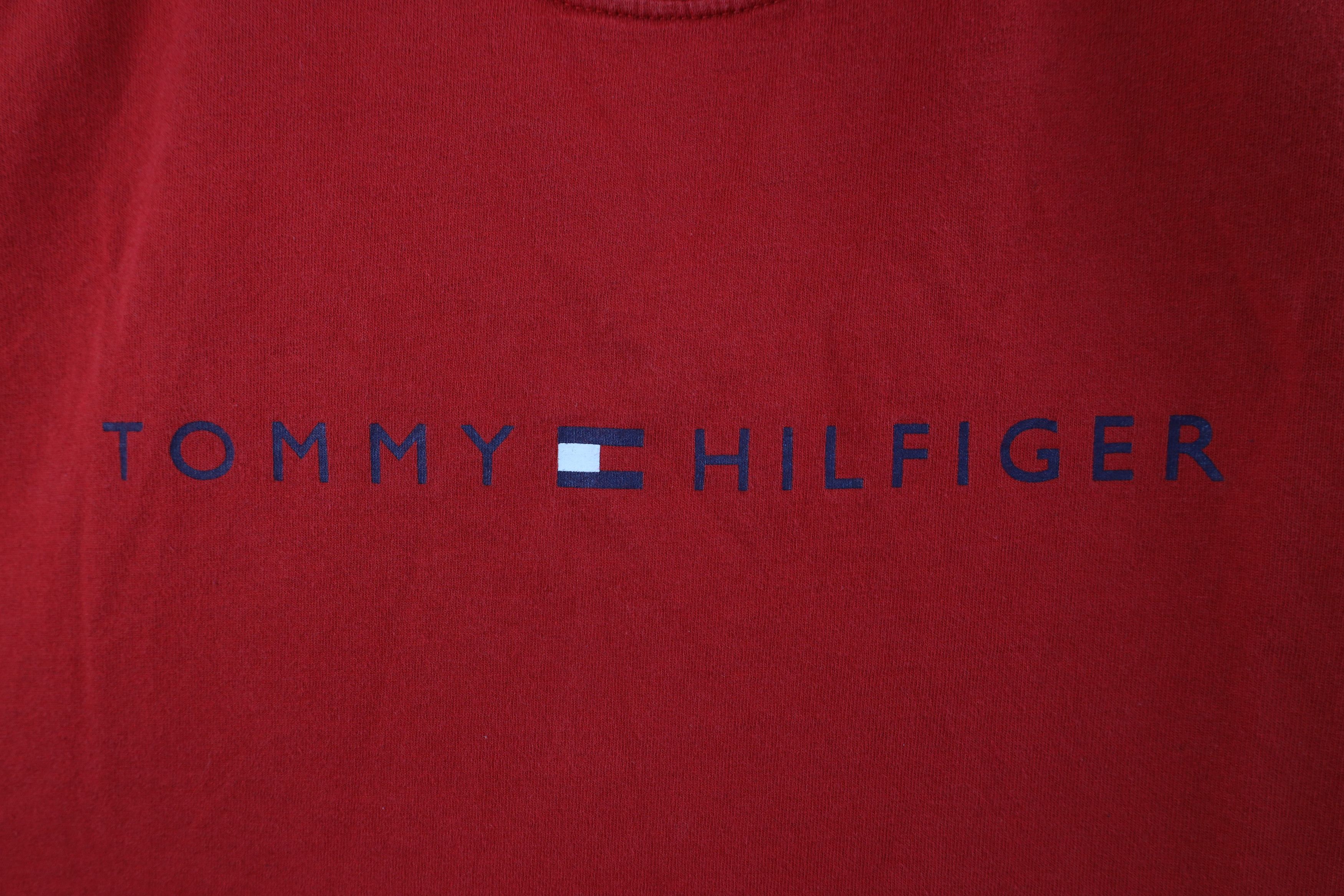 Tommy Hilfiger × Vintage Vintage 90s Tommy Hilfiger Center Logo T-Shirt Red Cotton Size US XXL / EU 58 / 5 - 4 Thumbnail