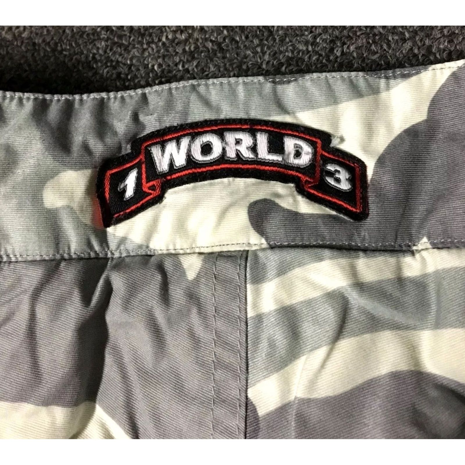 World Industries VINTAGE World Industries Snow Camo Pants Ski Skateboards S 90s Mens Size US 29 - 5 Thumbnail