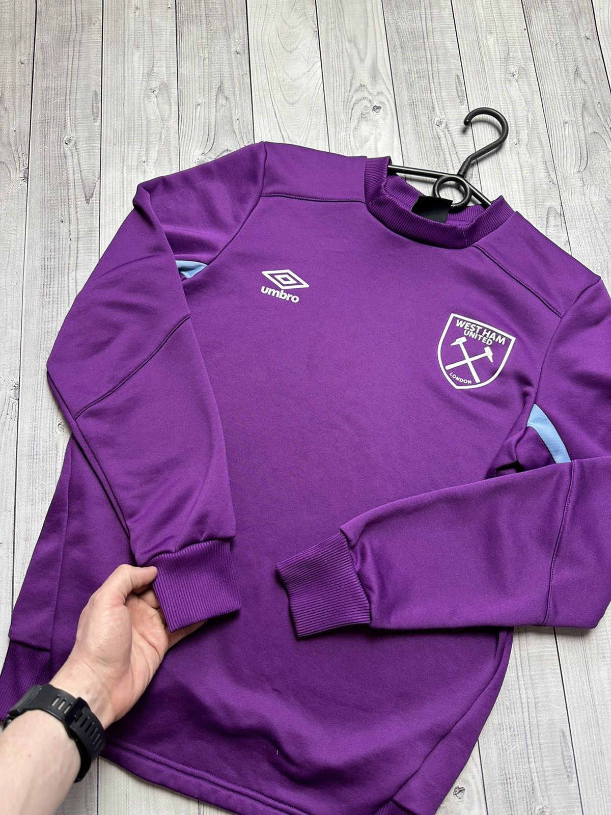 Umbro × Vintage Vintage Umbro West Ham soccer sweatshirt size S purple Size US S / EU 44-46 / 1 - 3 Thumbnail