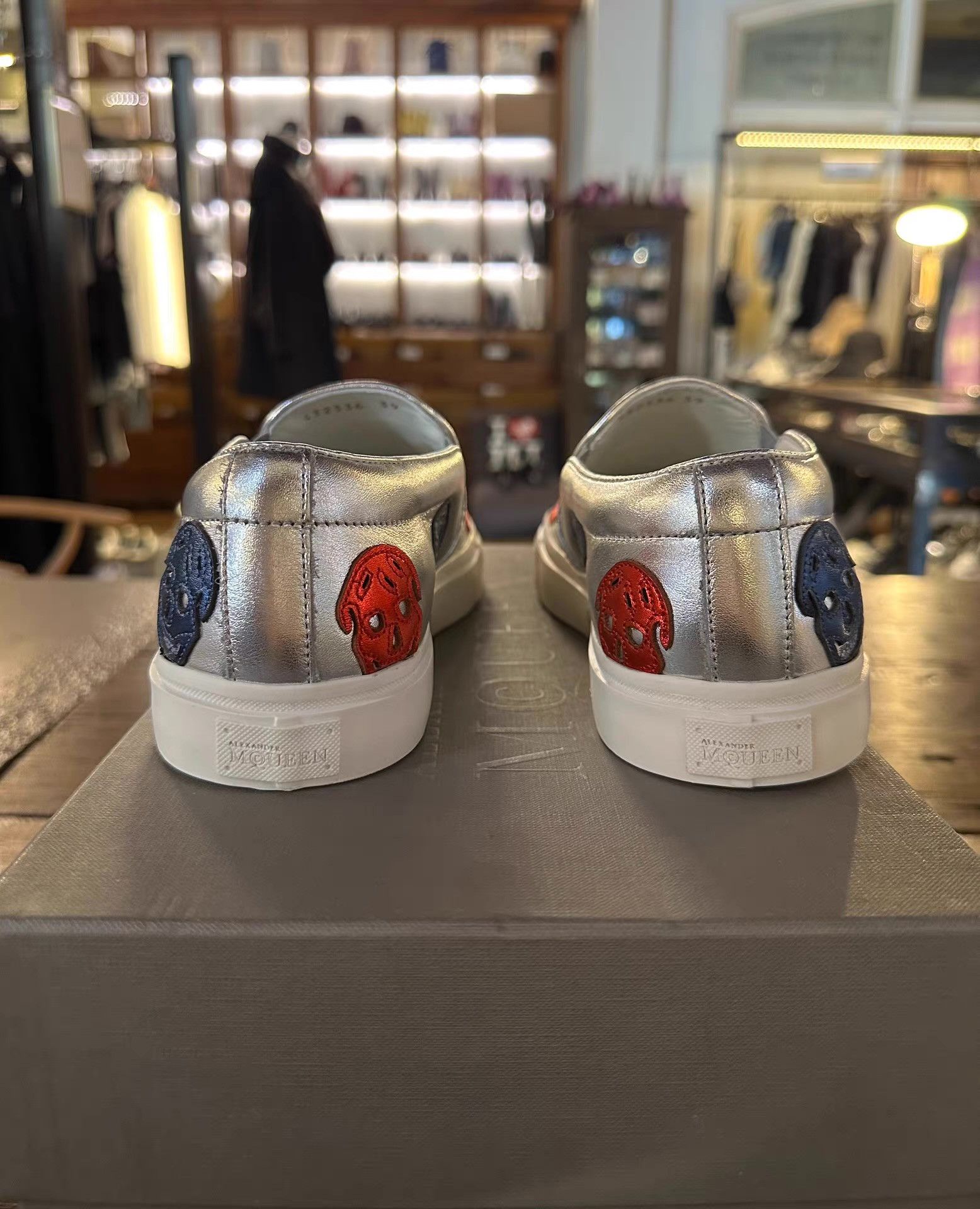 Alexander McQueen Alexander McQueen 16FW Leather Skull Slip‑Ons Ｑ25 Size US 7 / EU 40 - 2 Thumbnail