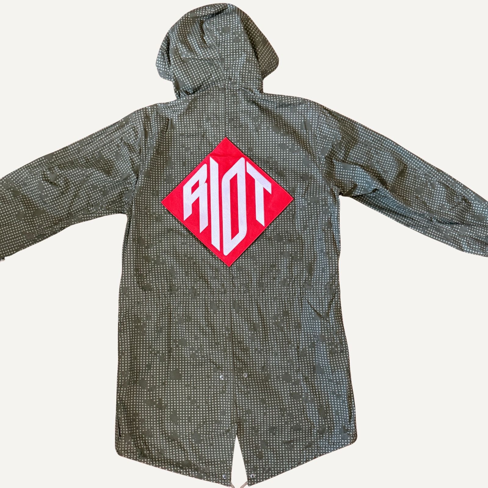 Supreme Size S - Supreme Men's AW2014 Riot Fishtail Parka Jacket Size US S / EU 44-46 / 1 - 2 Thumbnail