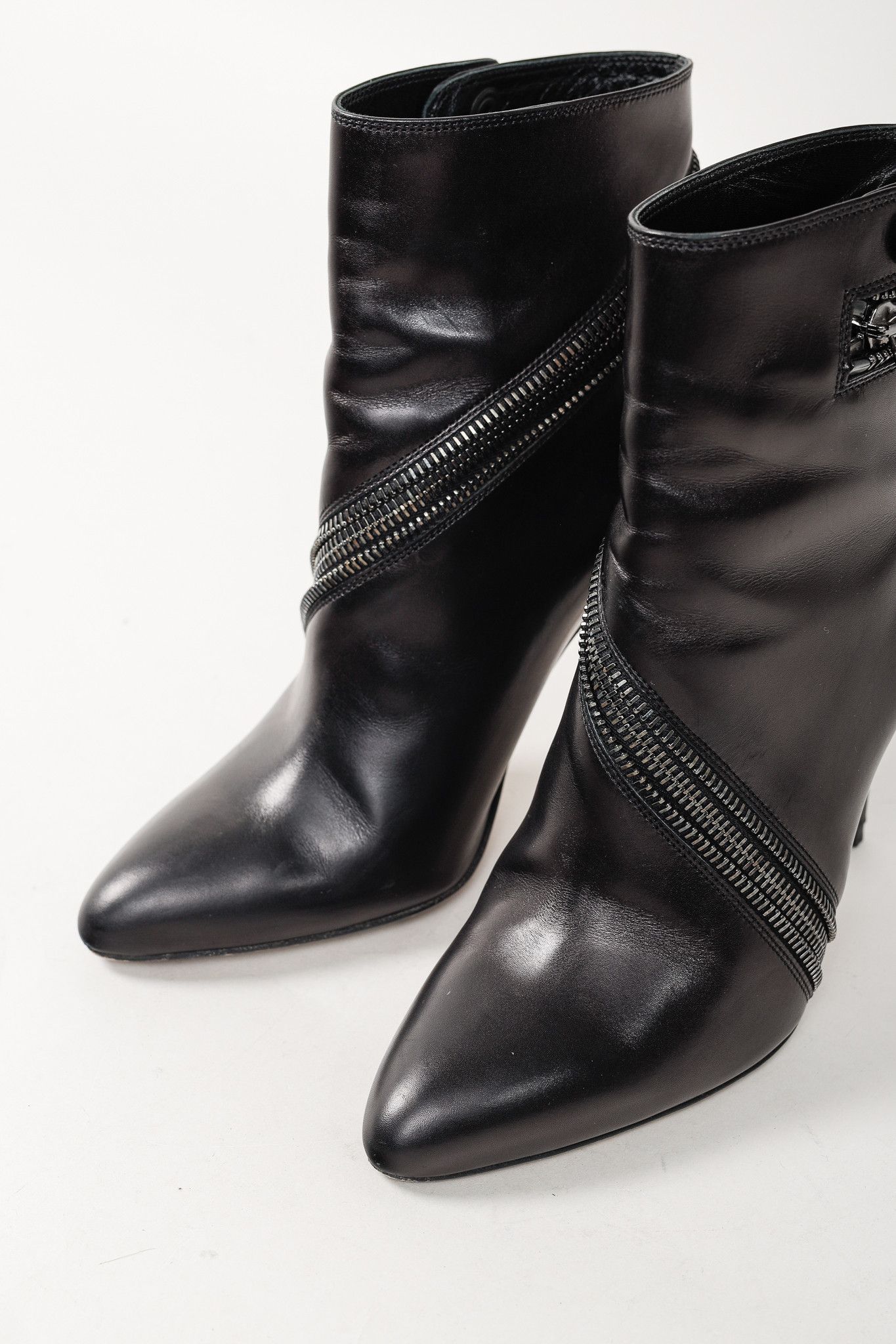 Brian Atwood Brian Atwood Nebula Tumbled Nubuck Zip Pointed-Toe Booties Size US 5.5 / IT 35.5 - 6 Thumbnail