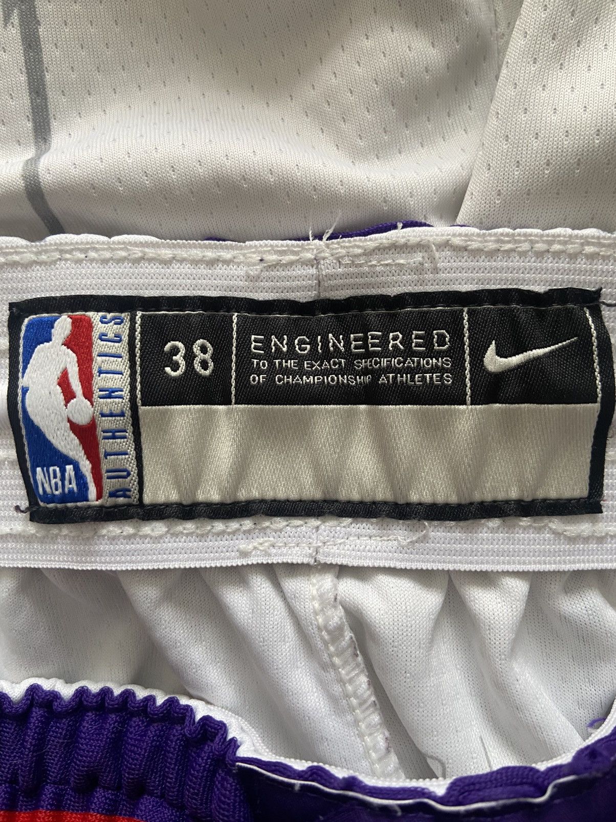 Nike Nike Toronto Raptors Retro Shorts Size US 34 / EU 50 - 3 Thumbnail
