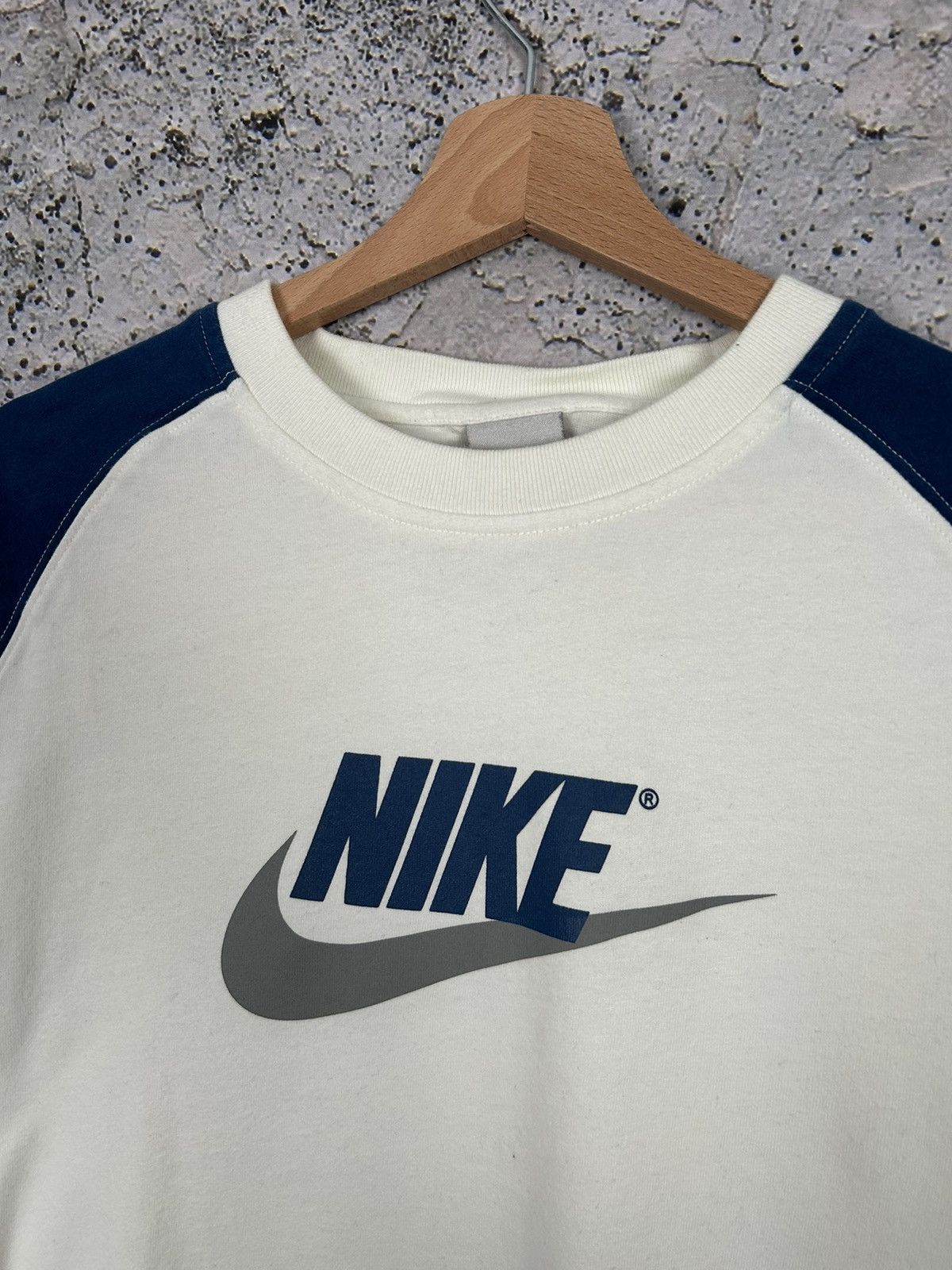 Nike Vintage Nike Y2K 00s Swoosh Logo Longsleeve Hype Sport Size US L / EU 52-54 / 3 - 3 Thumbnail