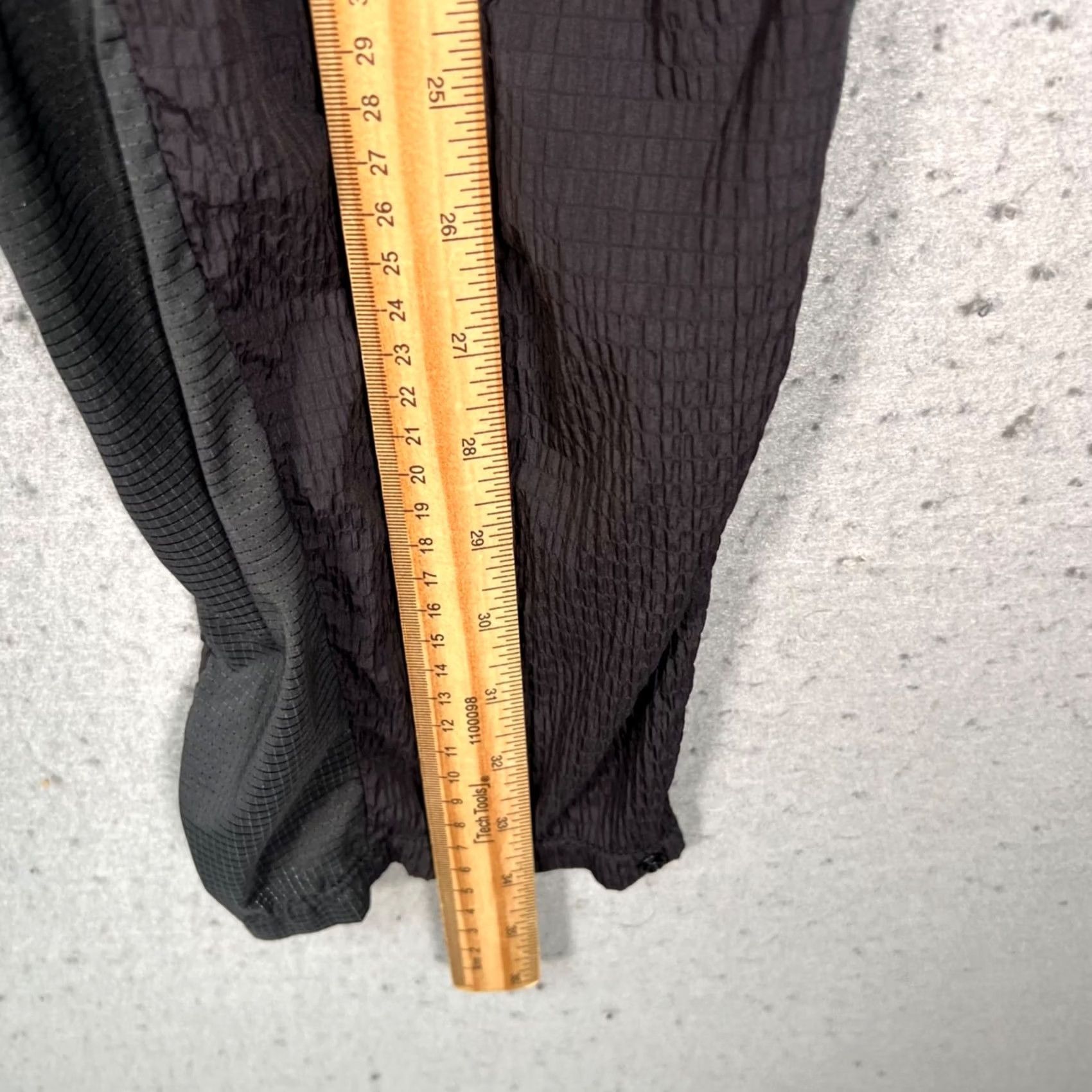 Nike Joggers Adult Medium Black Dri-Fit Lightweight Running Division Cropped Mens, Men's (Size 31) — image 6 of 6