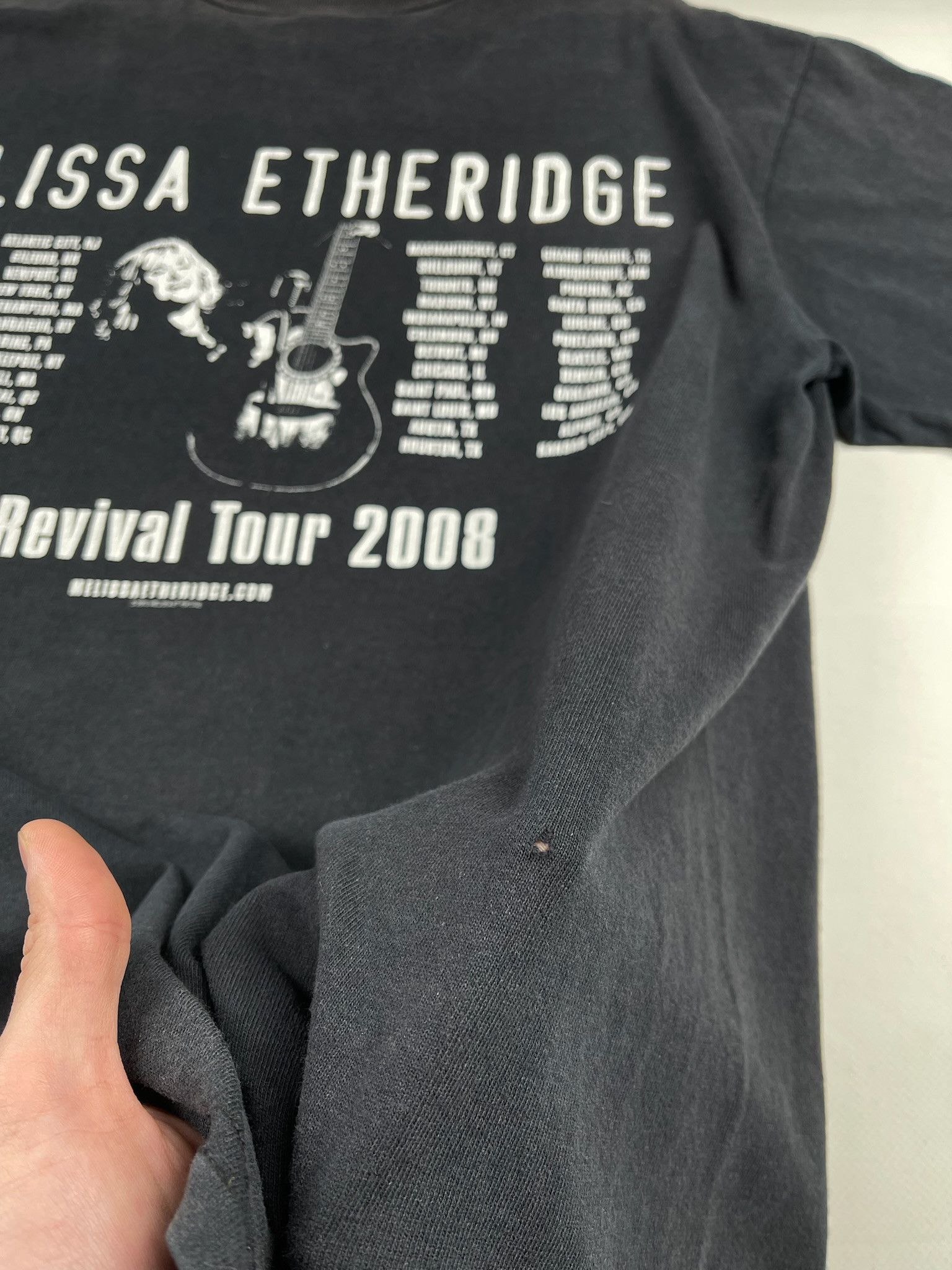 Band Tees Vintage Melissa etheridge tee tour tShirt 2008 Size US L / EU 52-54 / 3 - 14 Thumbnail