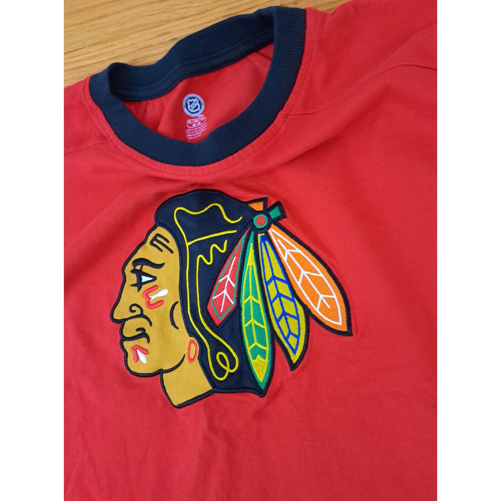 NHL VINTAGE Chicago Blackhawks Sweatshirt Embroidered Patch Hockey NHL XL Red Men Pullover Sweatshirt Size US XL / EU 56 / 4 - 3 Thumbnail