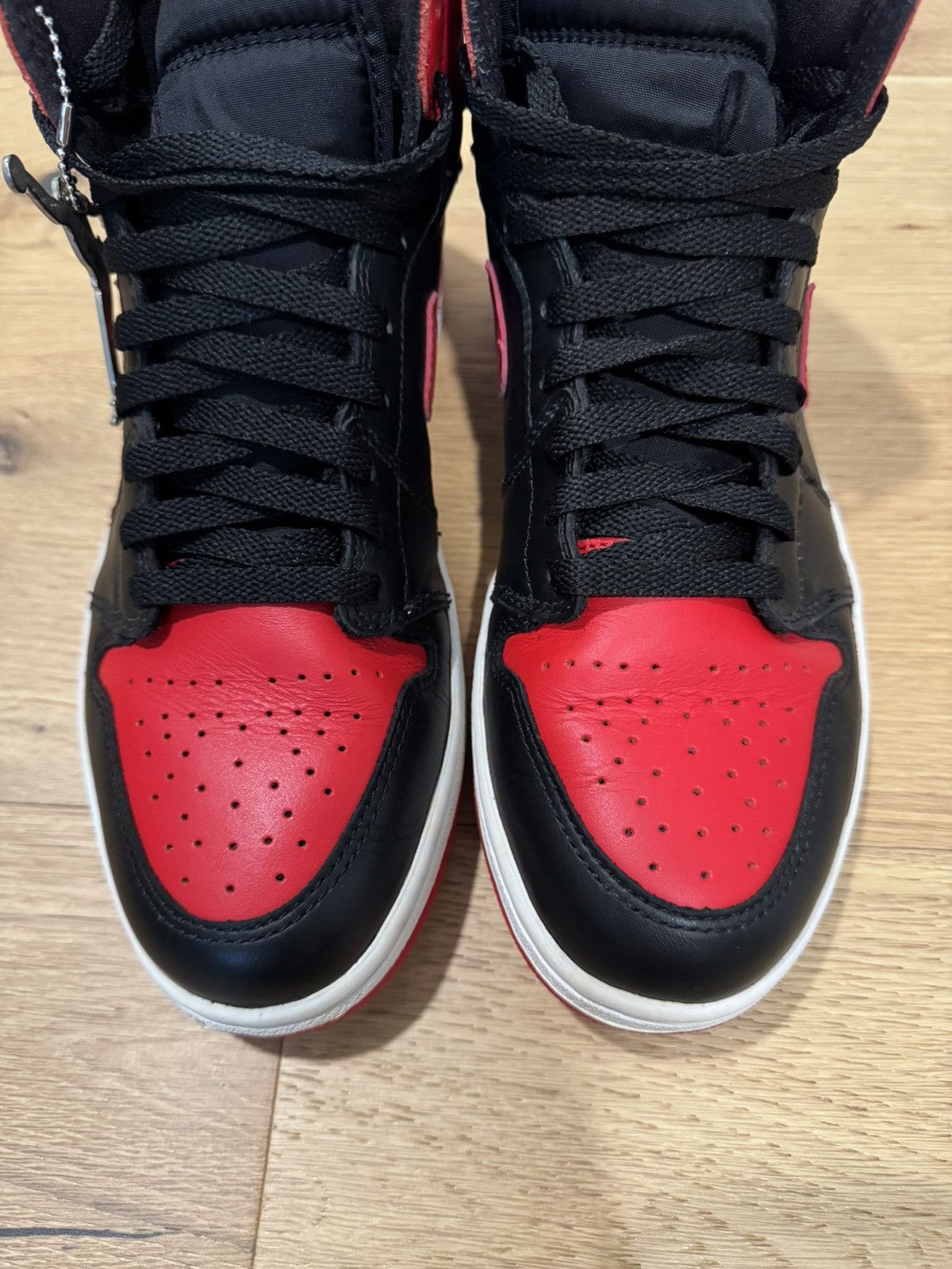 Jordan Brand × Nike Jordan I Black/Varsity Red Bred size 9. VNDS Size US 9 / EU 42 - 7 Thumbnail