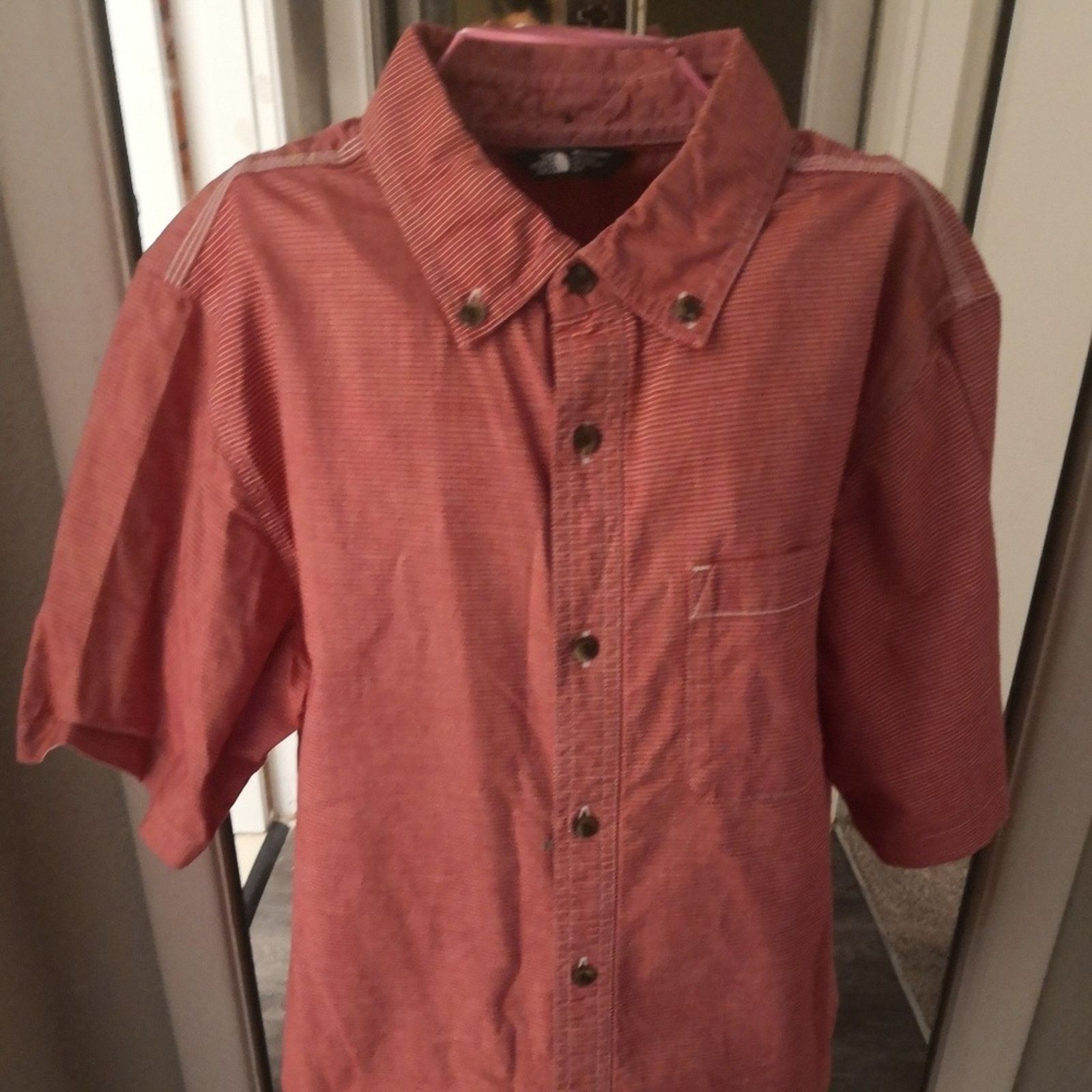 The North Face The North Face Red/White Short Sleeve Buttondown Shirt S Size US S / EU 44-46 / 1 - 1 Thumbnail