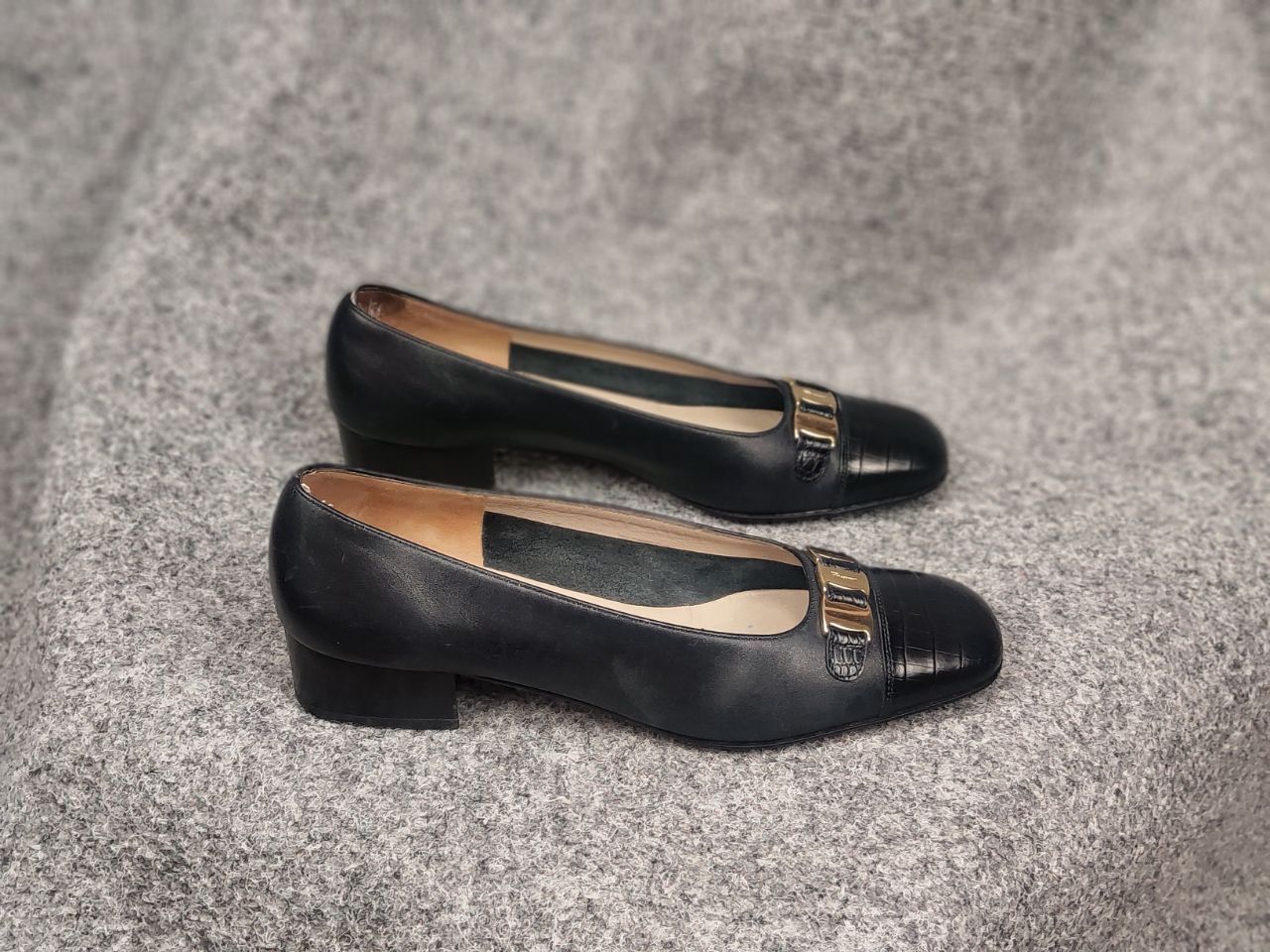 Salvatore Ferragamo Salvatore Ferragamo Vintage Pumps Heel Leather Black Shoes Size US 7.5 / IT 37.5 - 2 Thumbnail