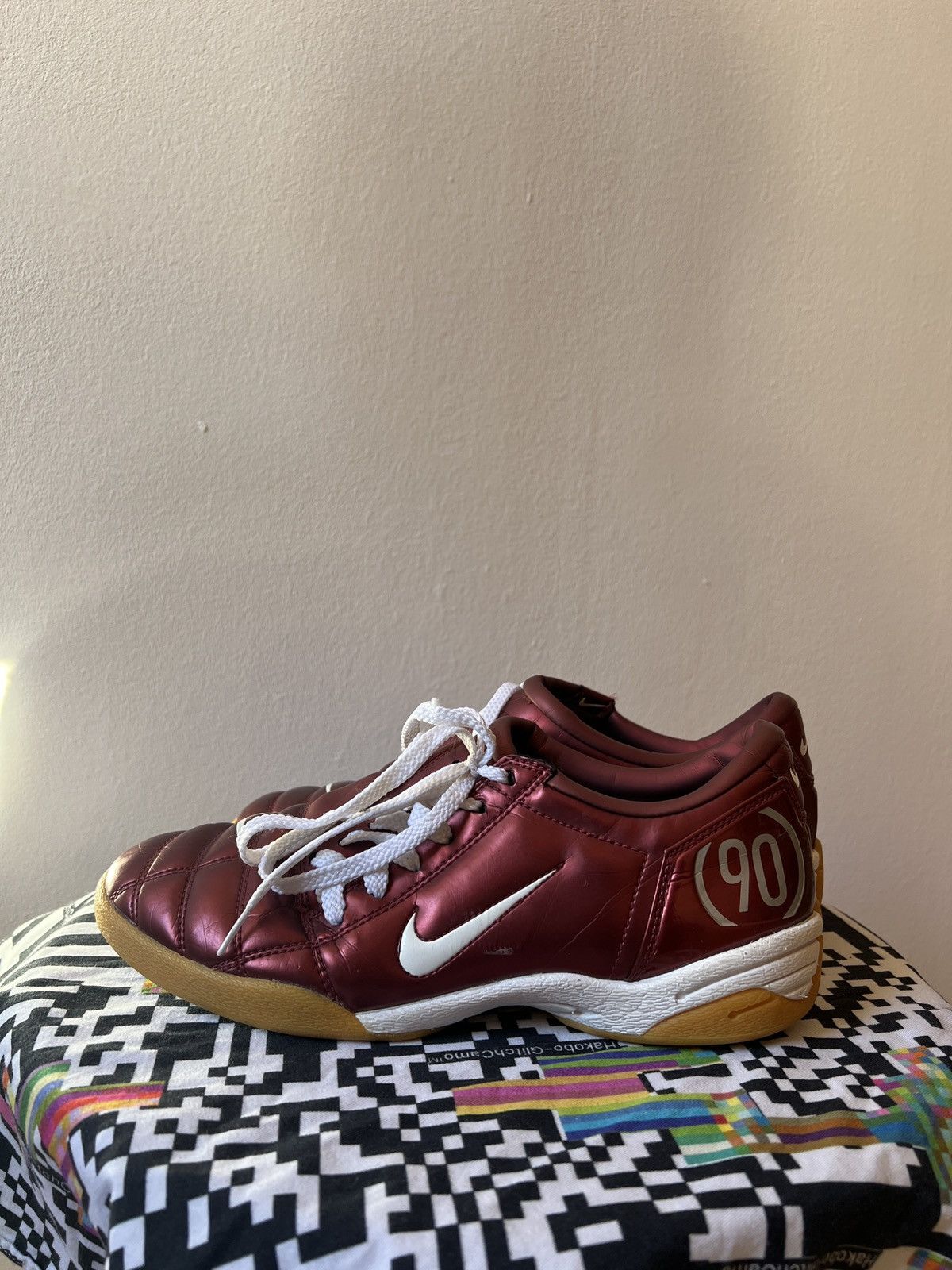 Nike Vintage Nike T90 Futsal Football Shoes US7 Soccer Y2K Size US 7 / EU 40 - 5 Thumbnail