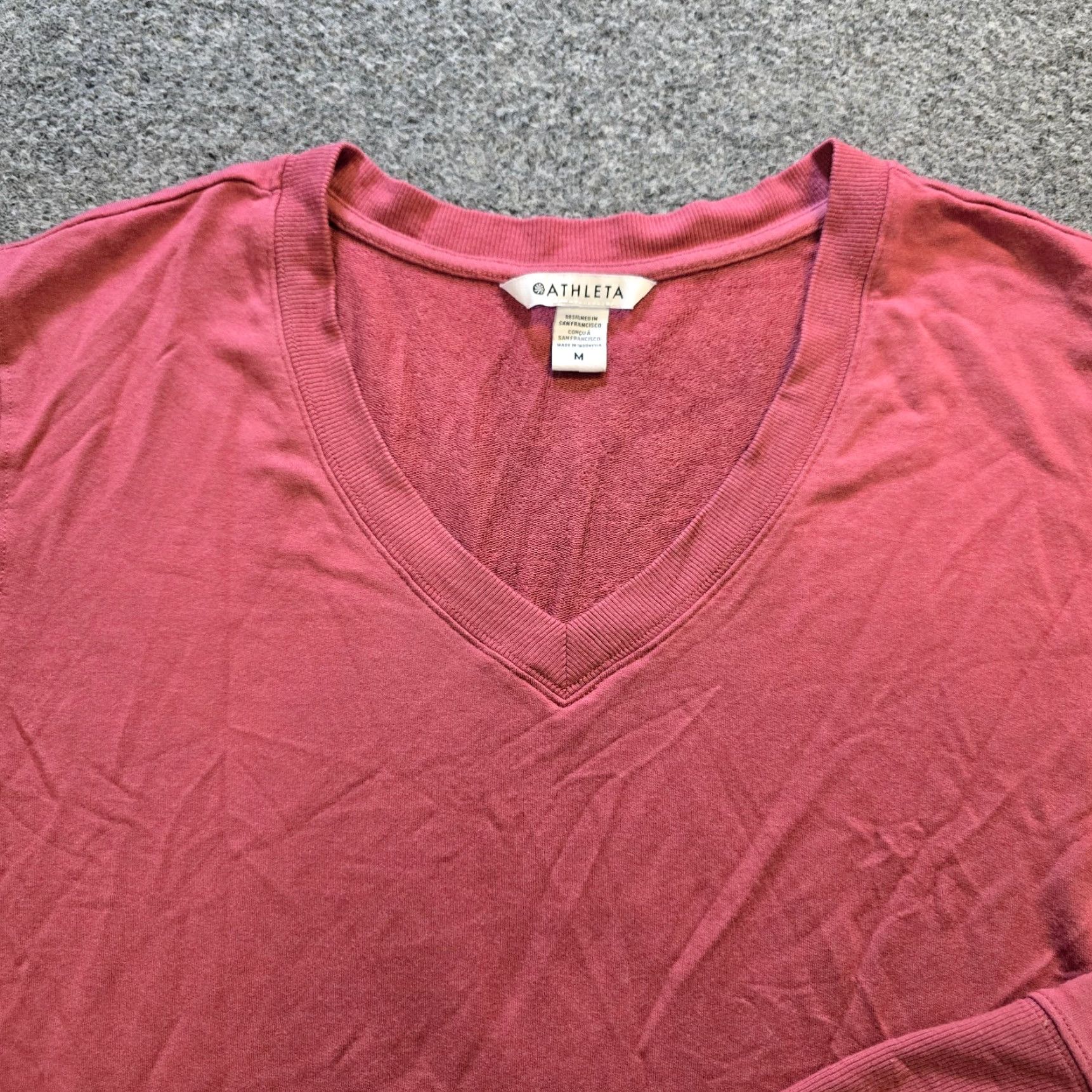 Athleta Athleta Top Womens Medium Pink V-Neck Long Sleeve Stretch Casual Shirt Size M / US 6-8 / IT 42-44 - 2 Thumbnail