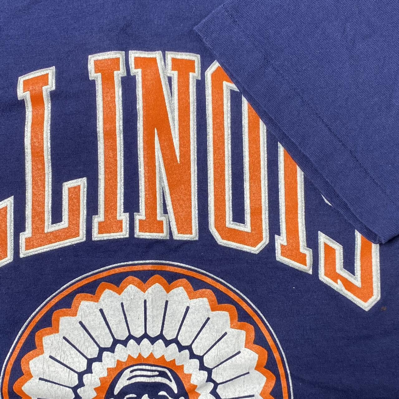 Other Vintage University of Illinois Navy Blue Tee Size Large Size US L / EU 52-54 / 3 - 3 Thumbnail