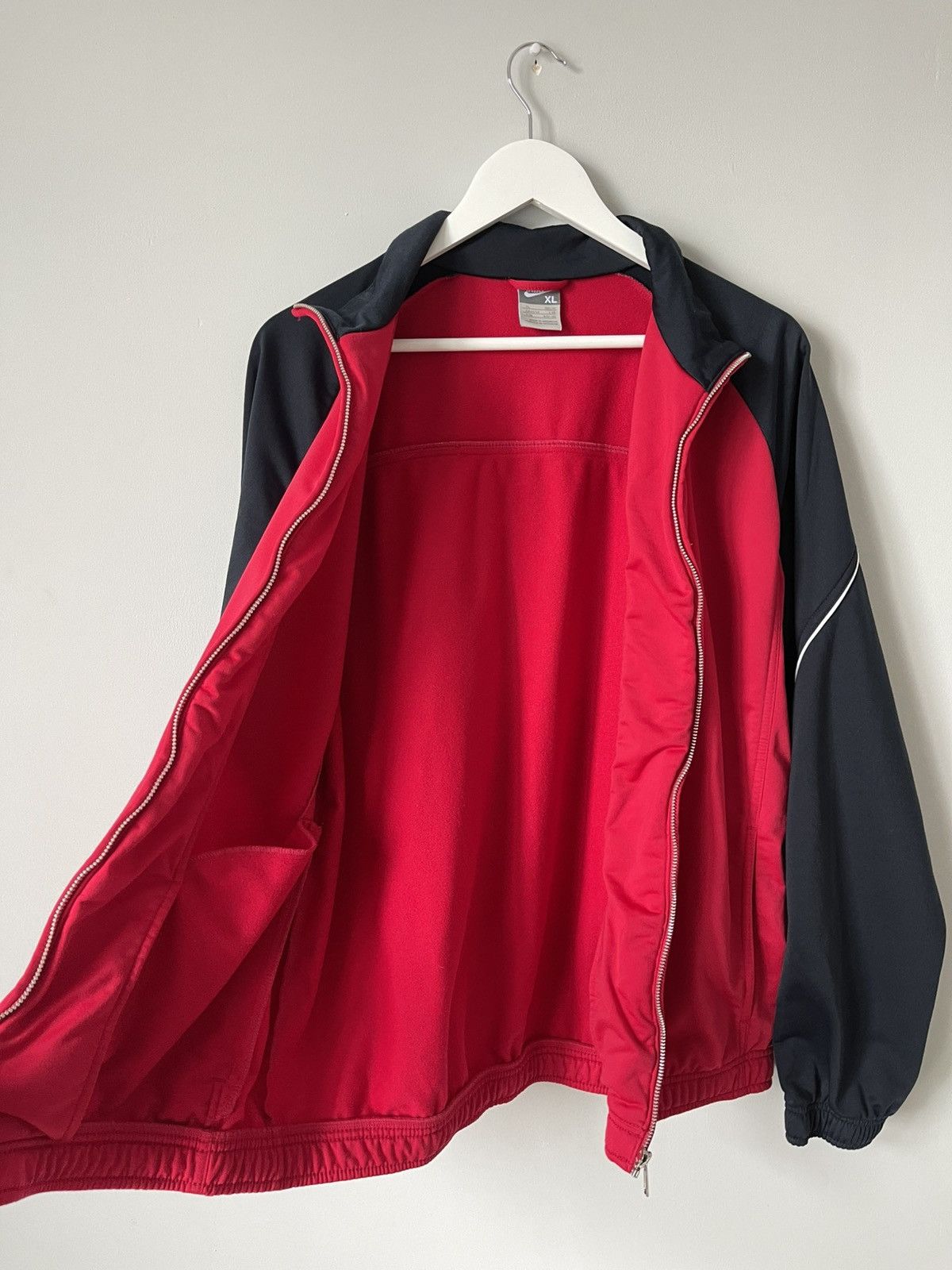 Nike Vintage Nike Zip Up Sweatshirt Track Jacket Embroidered Logo Size US XL / EU 56 / 4 - 13 Thumbnail