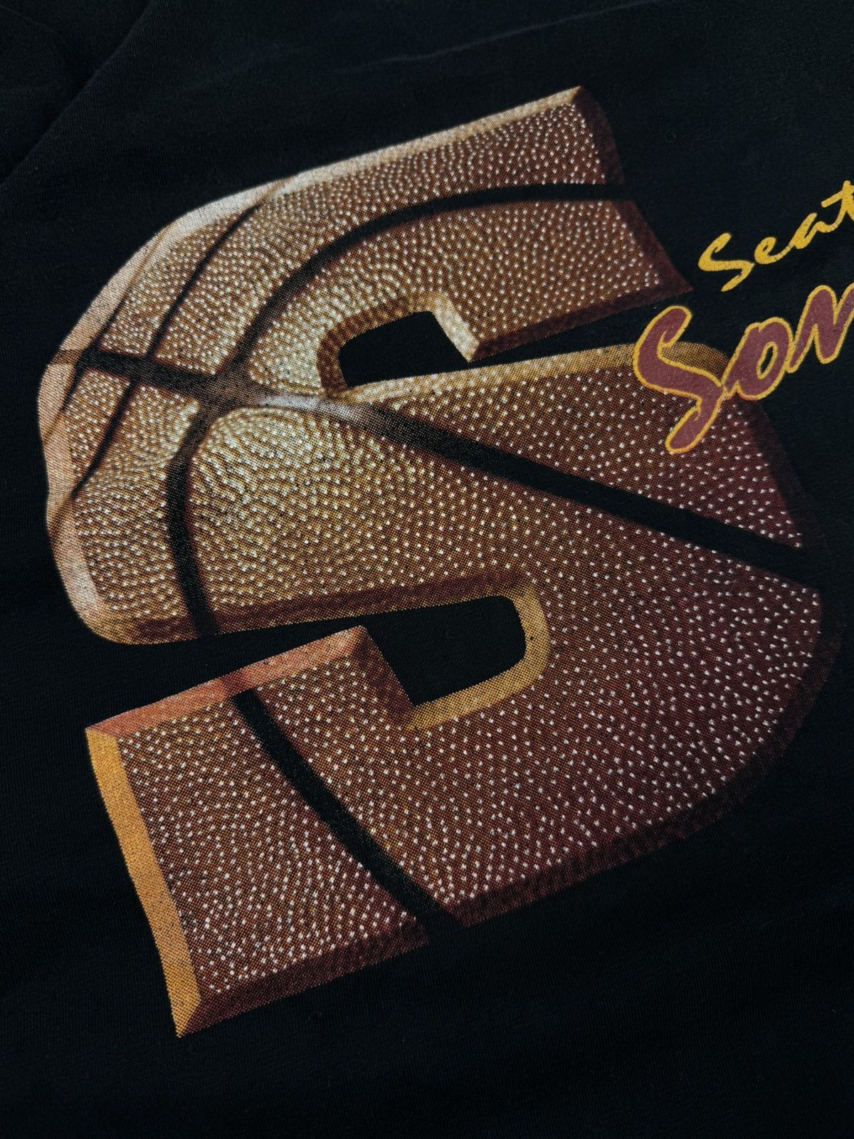 Nutmeg Vintage 90s Nutmeg Seattle Sonics NBA basketball graphic tee Size US XL / EU 56 / 4 - 7 Thumbnail