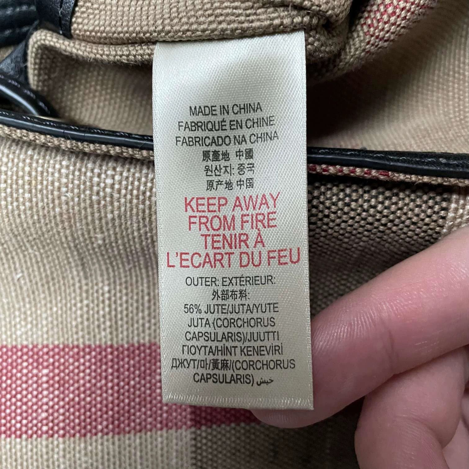 Burberry Burberry Heart Backpack 98 32x39 Slight Flaws Size ONE SIZE - 4 Thumbnail