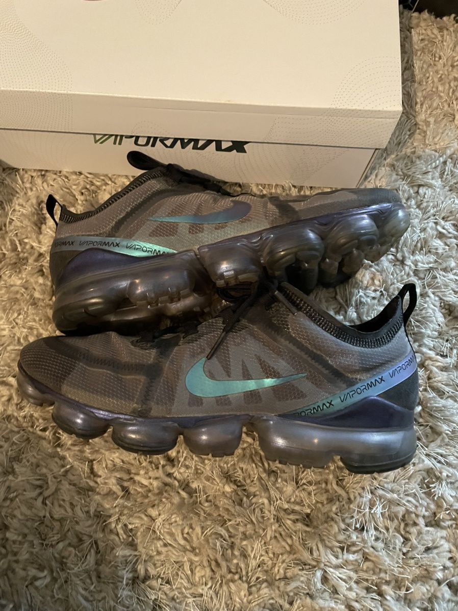 Nike Nike Air Max Vapor Max 2019 Size US 10.5 / EU 43-44 - 2 Thumbnail