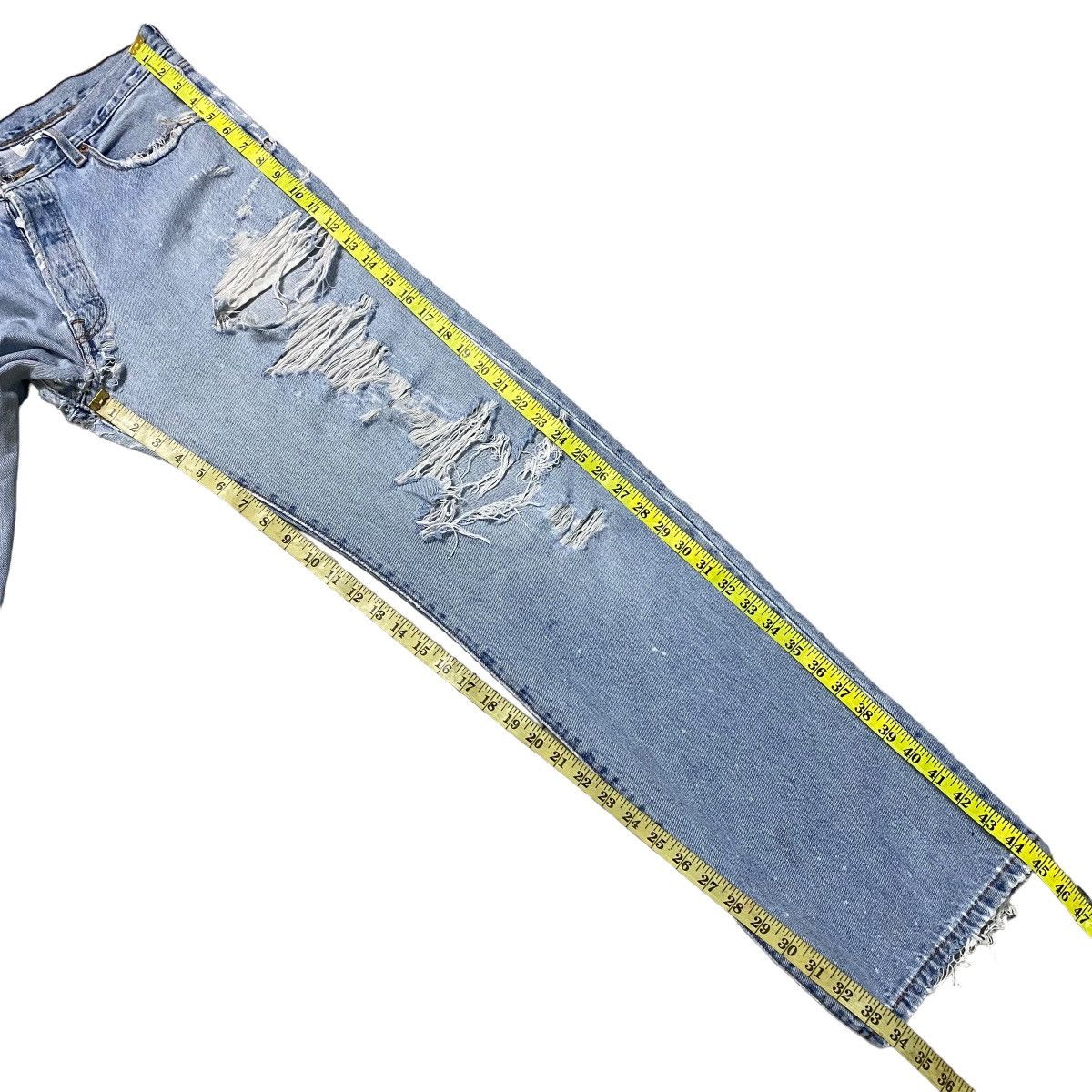 Levi's Vintage Levis 501 Thrashed Jeans Size US 34 / EU 50 - 24 Thumbnail