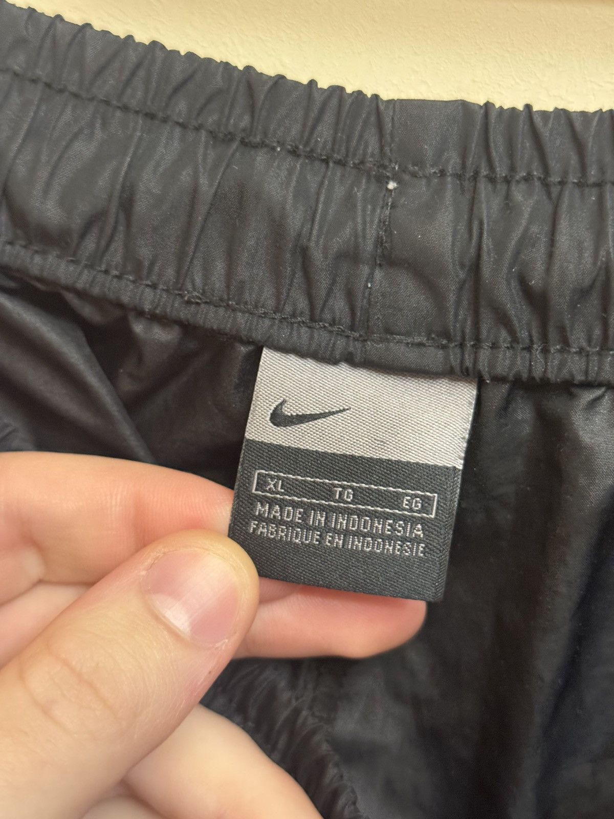 Nike Vintage Nike Nylon Pants Swoosh Black 90s Streetwear XL Size US 32 / EU 48 - 12 Thumbnail