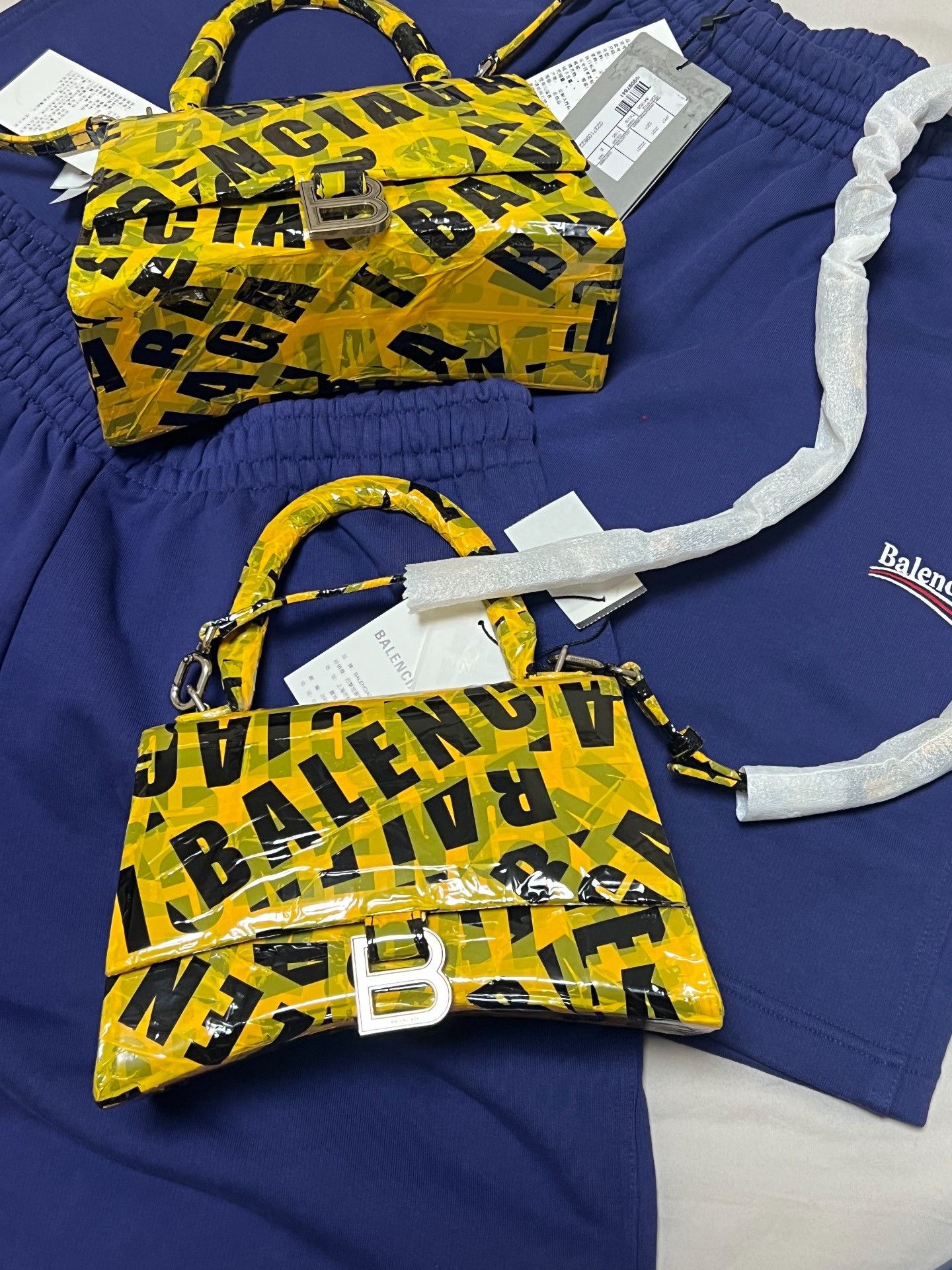Balenciaga Balenciaga Hourglass S Logo Tape Bag Size ONE SIZE - 1 Thumbnail