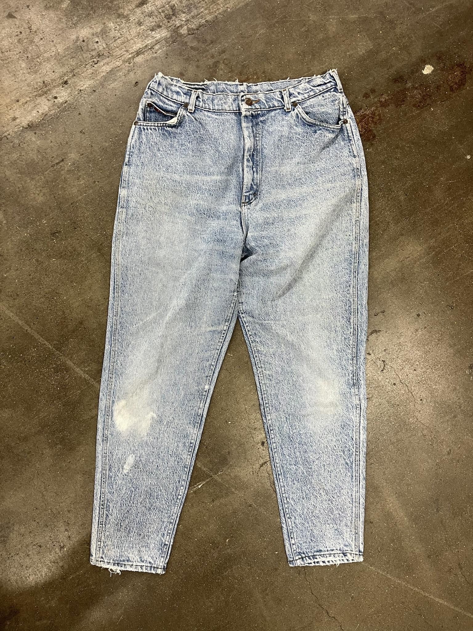 Vintage 1980's Lee Tapered Fit Distressed And Stained Jeans Size US 30 / EU 46 - 1 Thumbnail