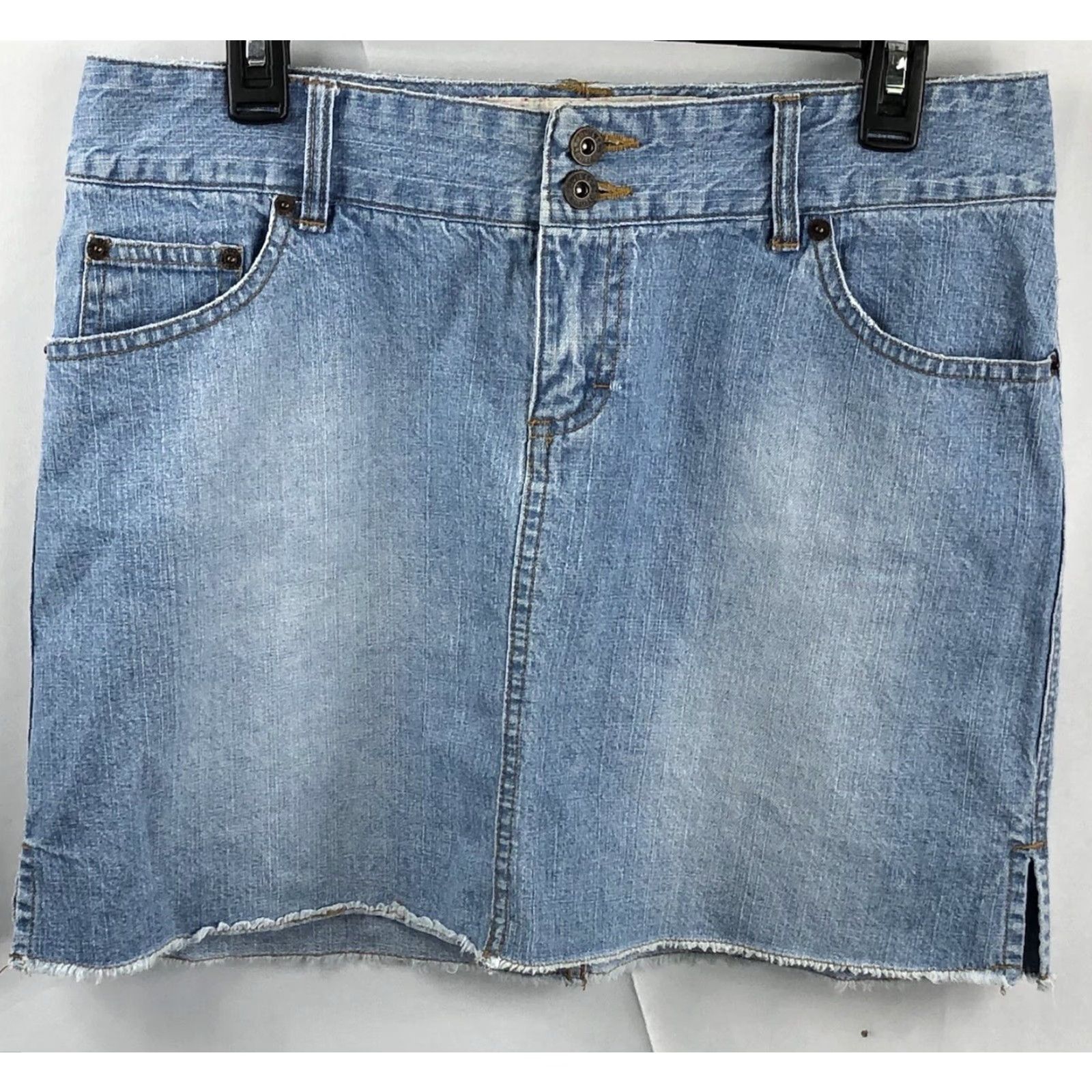 Denime VINTAGE Blue Jean Mini Skirt 10 Fringe Light Denim 32” W Pockets 90s Y2K Boho Hippie Women's Skirt Size 32" / US 10 / IT 46 - 4 Thumbnail