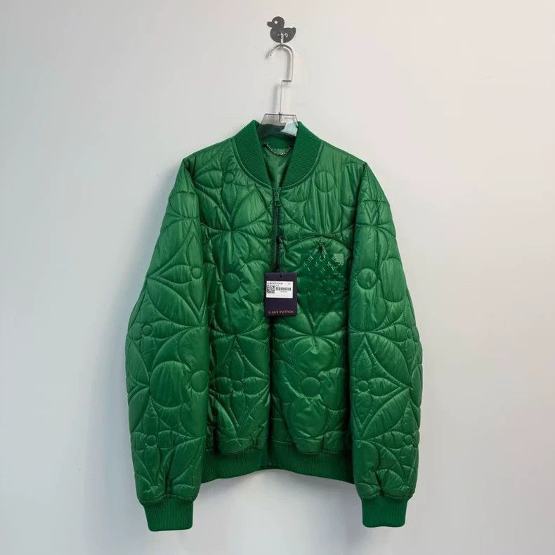 Louis Vuitton Louis Vuitton Green cotton-padded with three flowers and fu Size US M / EU 48-50 / 2 - 1 Thumbnail