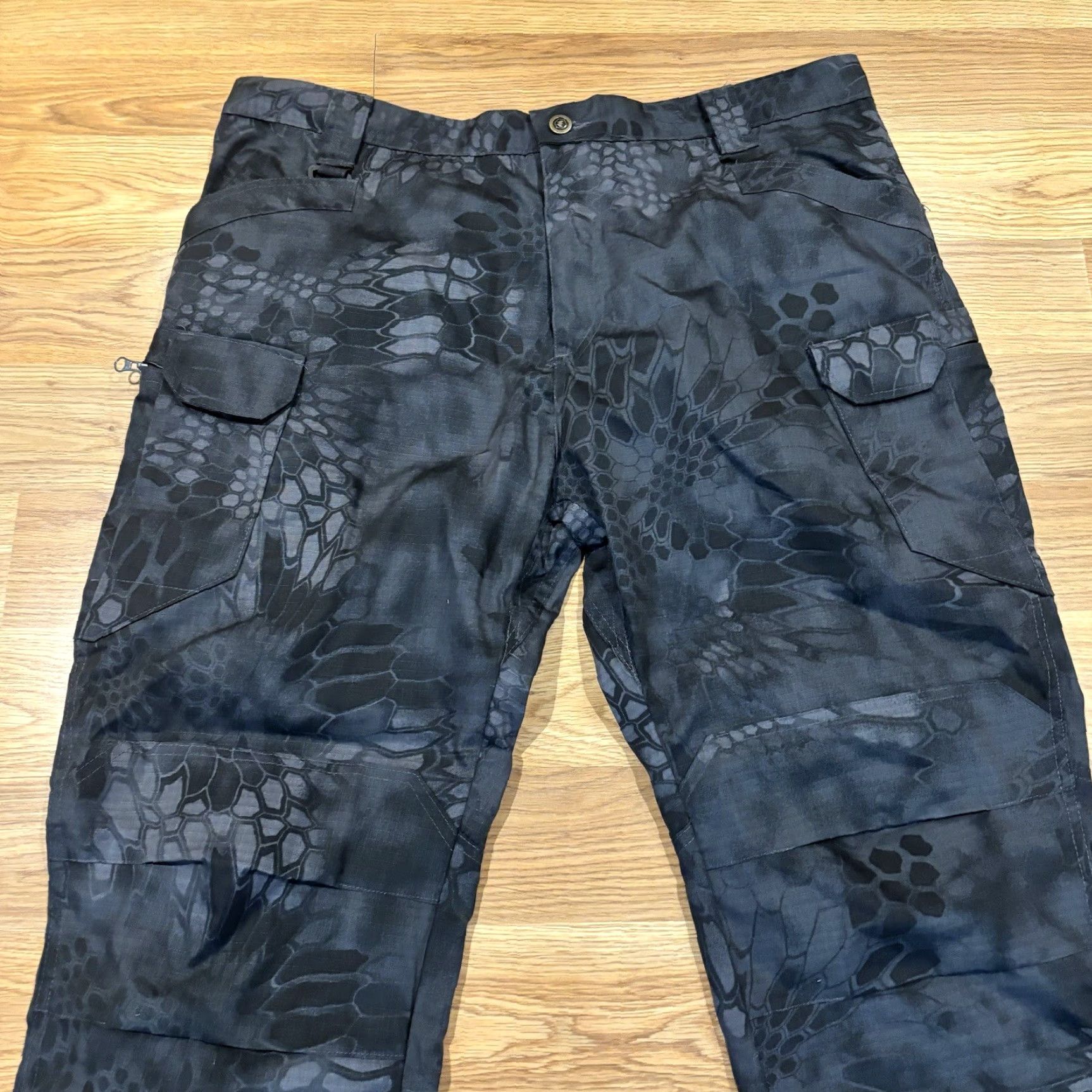 Low Brand W Brand Cargo Tactical Pants Men’s XXXL Dark Gray Pockets Zipper Button Inseam 32in Regular Cargo Pattern Camouflage Army Hip Hop Sports Military Size US 39 - 4 Thumbnail