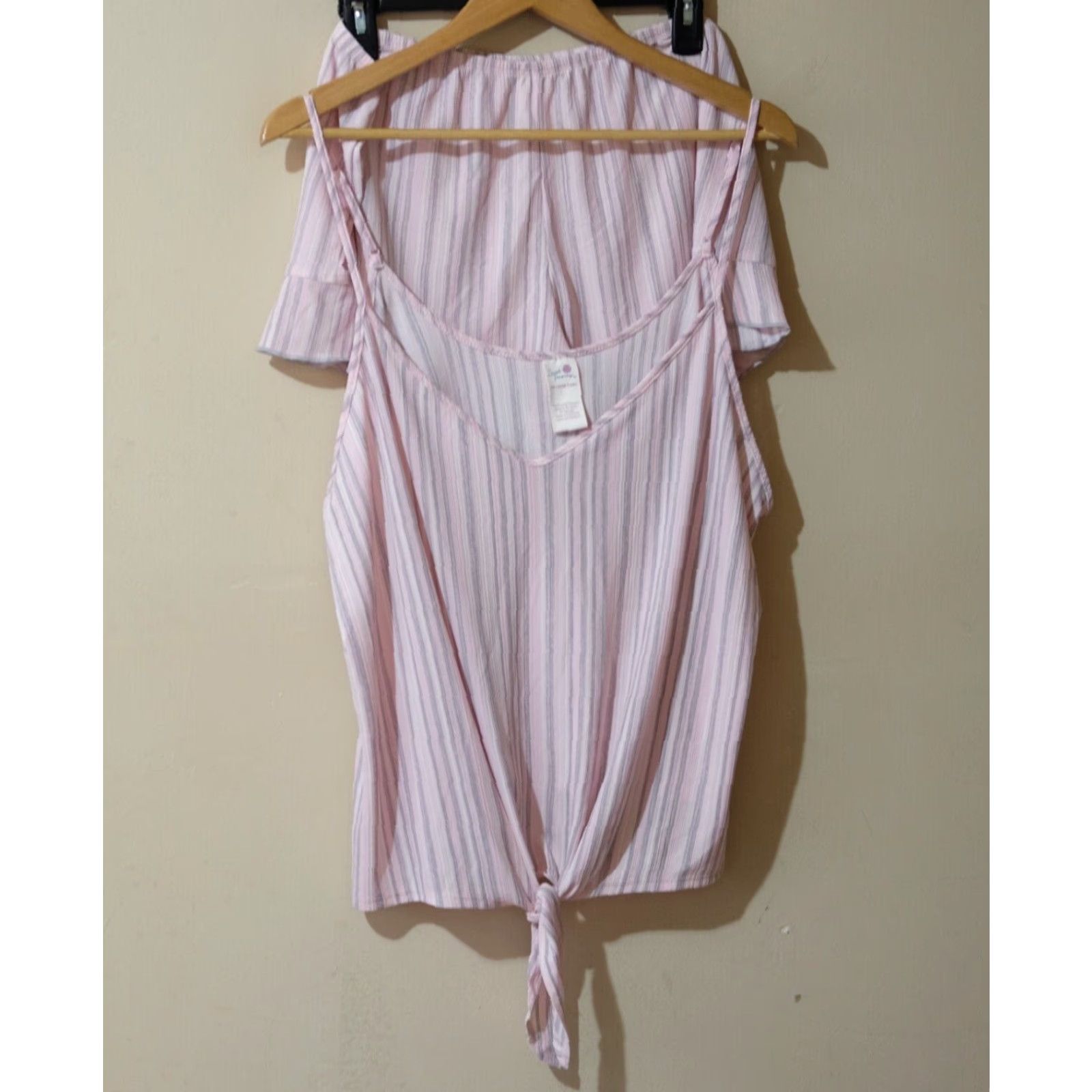 Vintage **Secret Treasures Pink Women's 2X Tank Shorts Lounge Pajama Set** User: **Secret Treasures Pink Women's 2X Tank & Shorts Lounge Set** Size 40" / US 18 - 2 Thumbnail