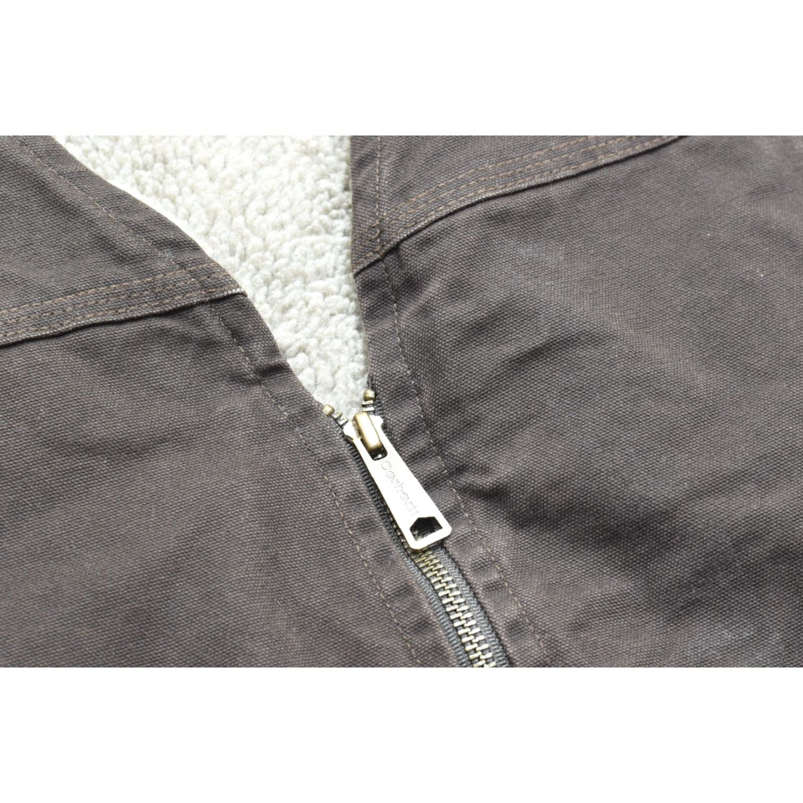 Carhartt Carhartt V26 DKB Men's Medium Dark Brown Sandstone Duck Sherpa Lined Mock Neck V Jacket Size US M / EU 48-50 / 2 - 5 Thumbnail