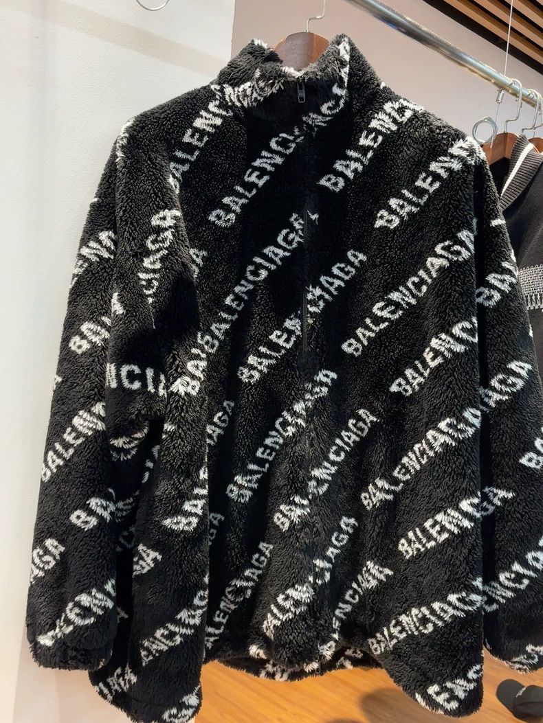 Balenciaga Balenciaga size 34 Bullet screen full print teddy jacket Size S / US 4 / IT 40 - 1 Thumbnail