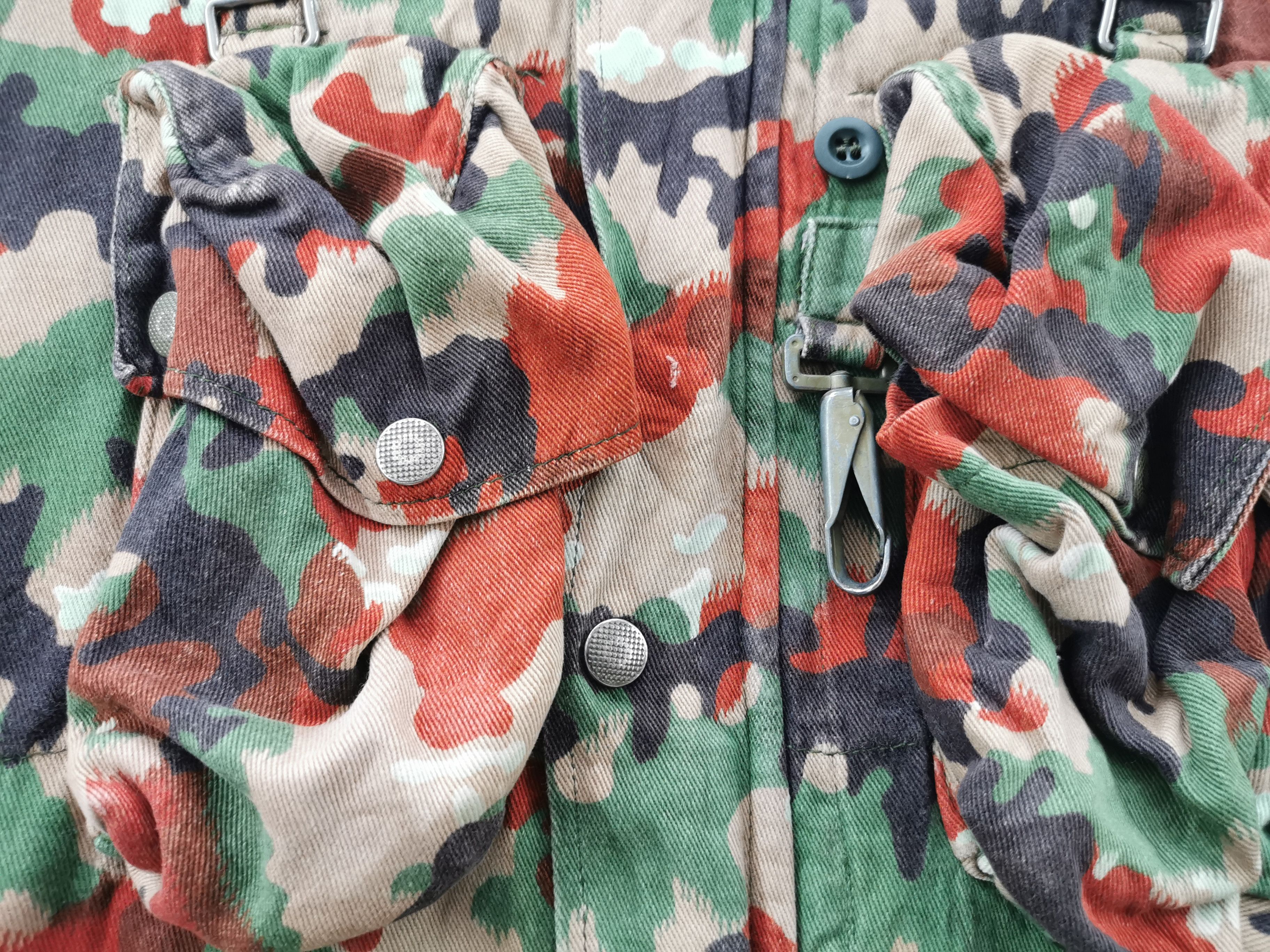 Vintage Vintage 70s Swiss M70 TAZ 83 Alpenflage Camo Jacket Size US M / EU 48-50 / 2 - 5 Thumbnail