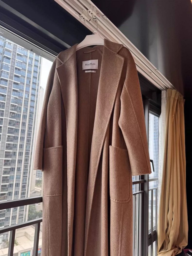 Other maxmara cashmere coat in classic camel color-2508 Size US L / EU 52-54 / 3 - 1 Thumbnail
