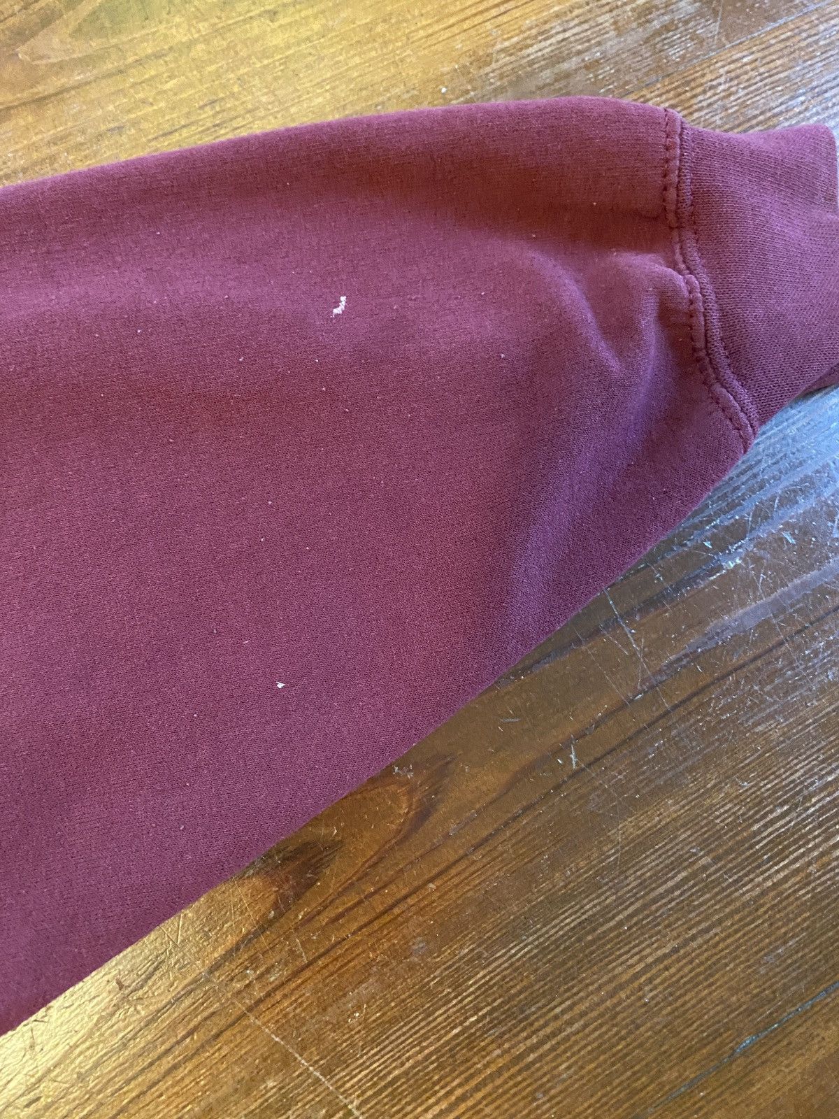 Gildan × Vintage Vintage 90’s Howling Wolf Maroon Crewneck Sweatshirt Size US XL / EU 56 / 4 - 18 Thumbnail