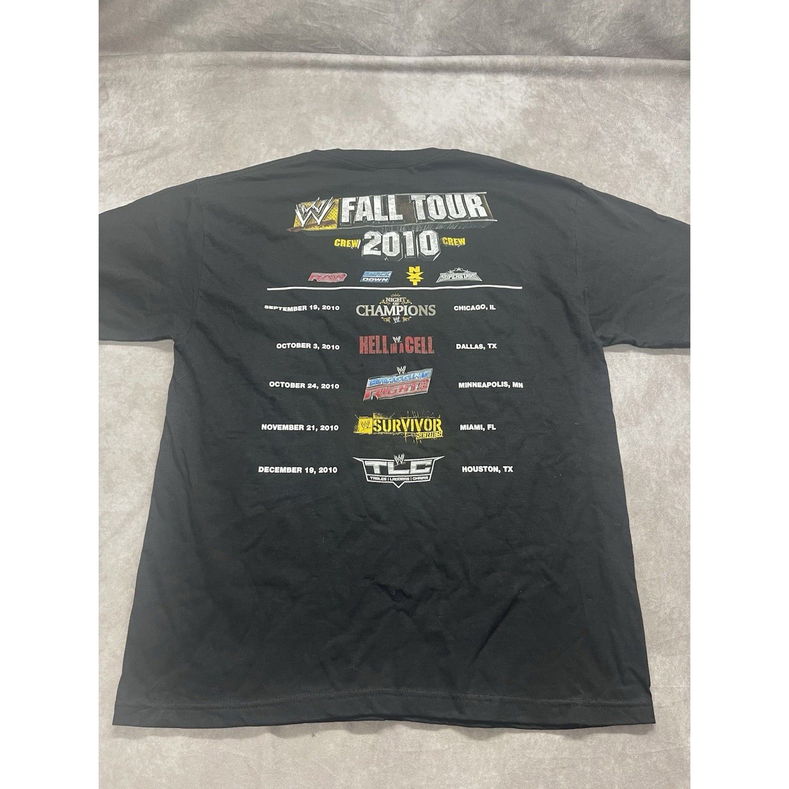 Gildan VTG WWE HD Crew Staff Issue Monday Raw Smackdown Fall Tour 2 Size US XL / EU 56 / 4 - 6 Thumbnail