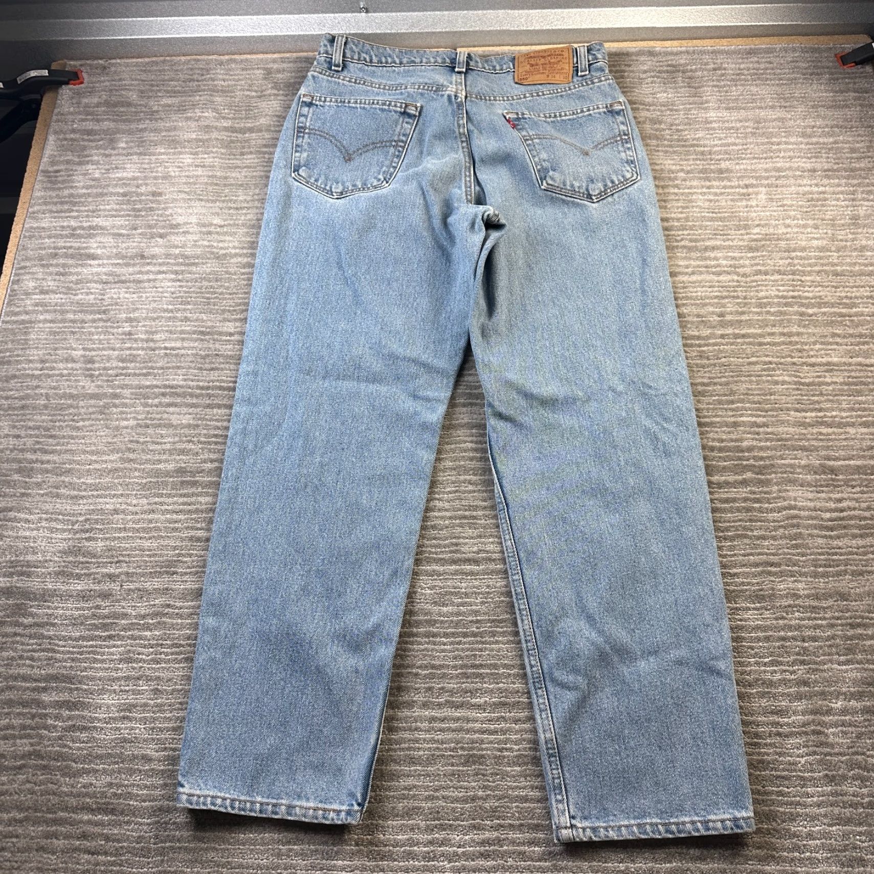 Levi's VINTAGE Levi's 550 Jeans Mens 34x30 Blue Denim Light Wash USA Made 90s Y2K Levi's 550 Jeans Mens 34x30 Blue Denim Light Wash USA Made 90s Y2K Size US 34 / EU 50 - 2 Thumbnail
