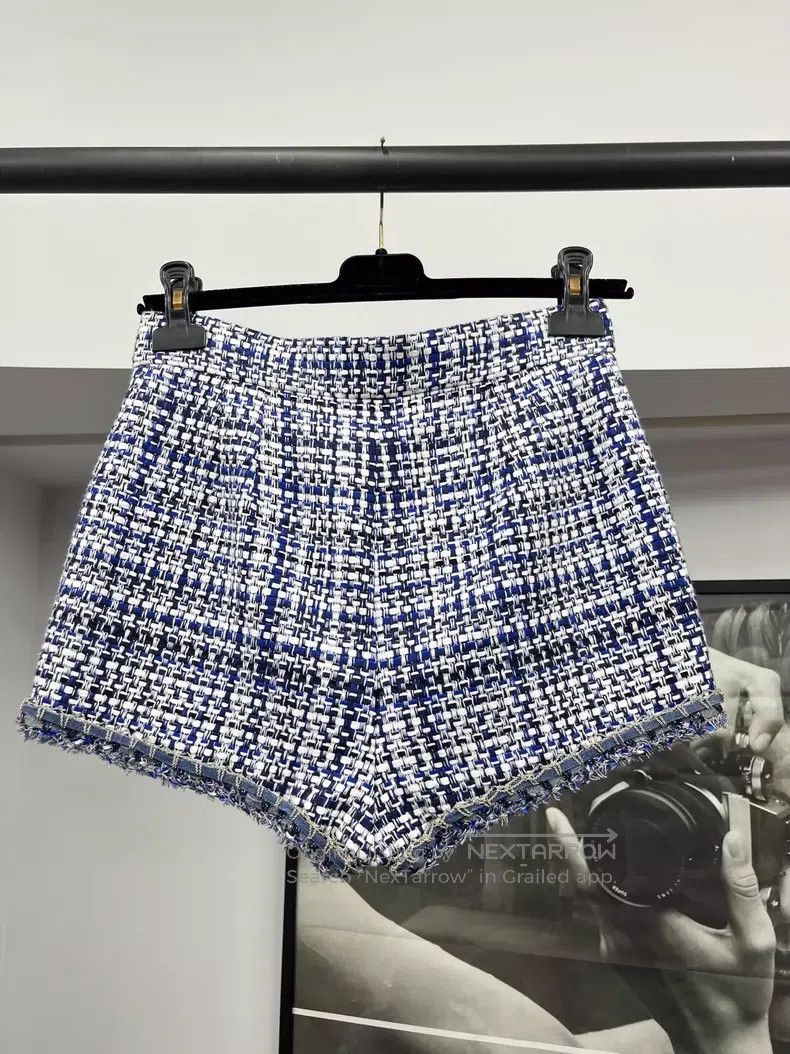 Chanel Chanel Blue and white tweed knitted shorts Size 24" / US 00 / IT 34 - 2 Thumbnail