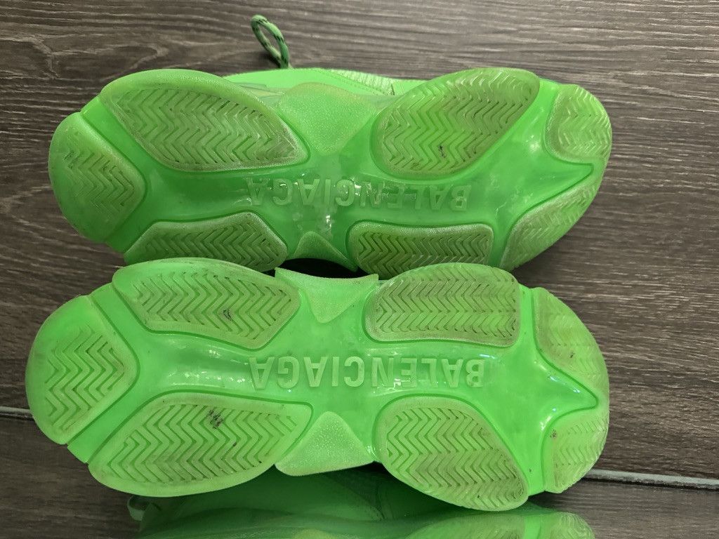 Balenciaga Triple S Clear Soles Neon Green Size US 9 / EU 42 - 7 Thumbnail
