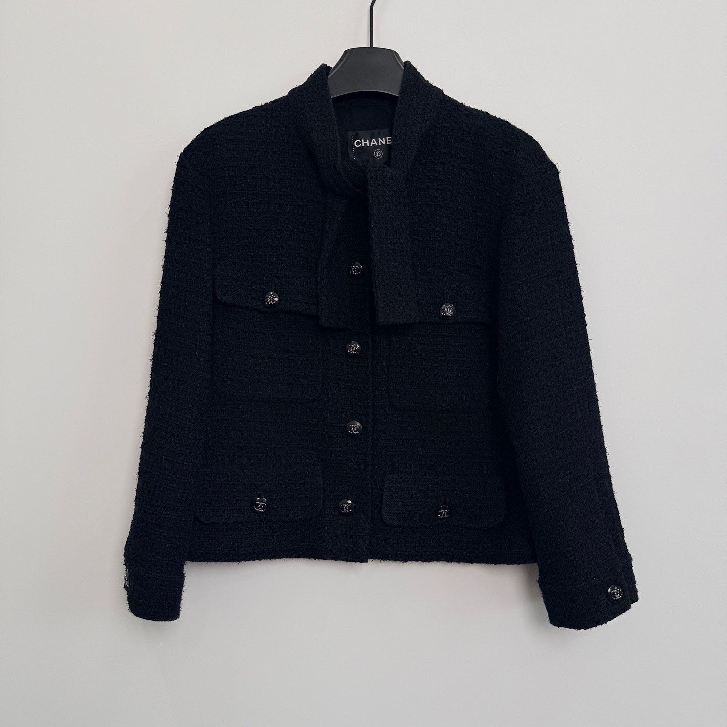 Chanel Chanel Bow Tie Black Tweed Short Jacket Size S / US 4 / IT 40 - 1 Thumbnail