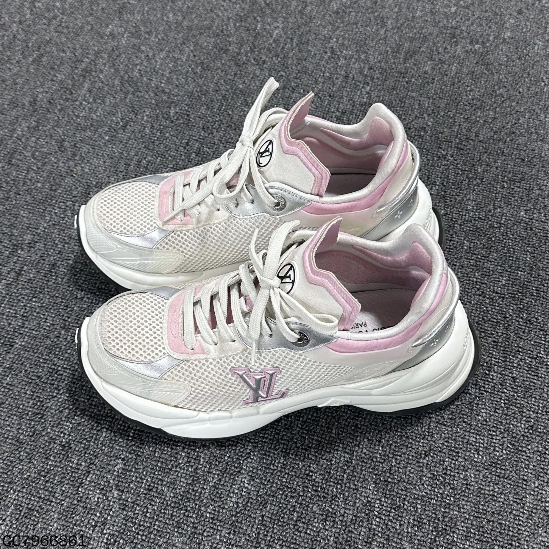 Louis Vuitton LV run55 pink & white women's dad shoe 36 98 new Size US 5.5 / IT 35.5 - 1 Thumbnail