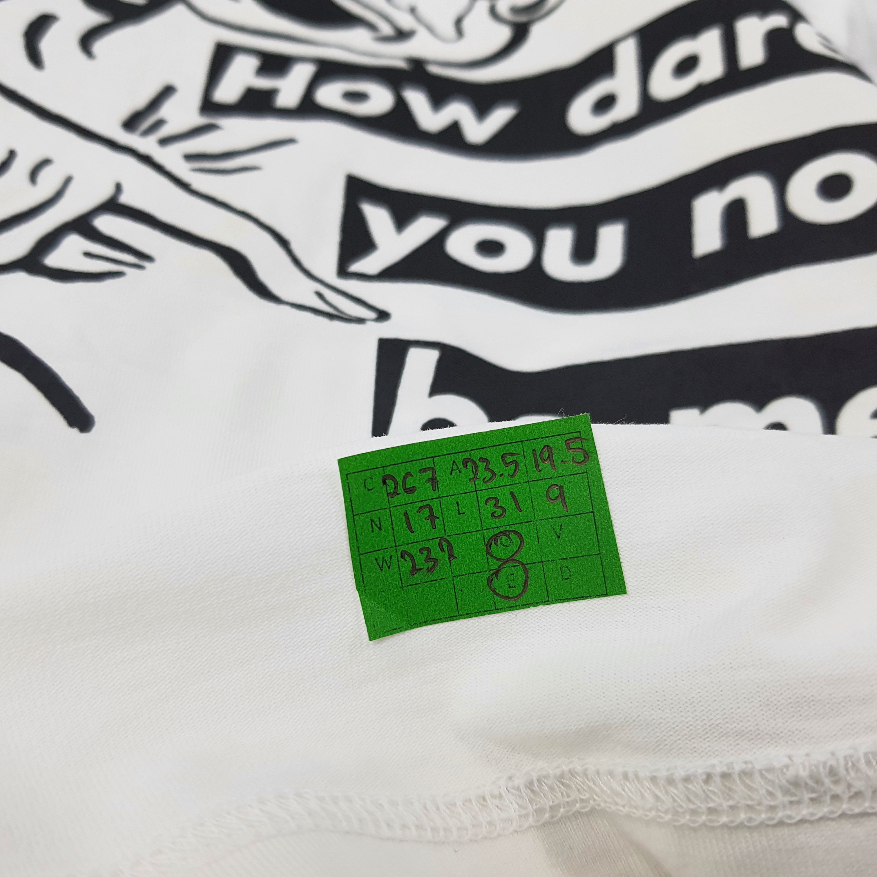 Barbara Kruger Vintage Barbara Kruger Streetwear Tshirt C267N17 Size US XL / EU 56 / 4 - 10 Thumbnail