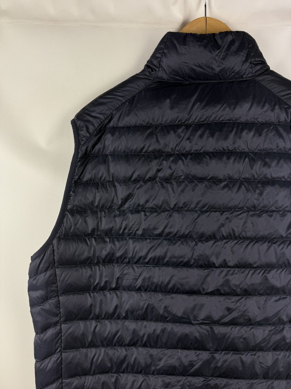 Uniqlo Uniqlo Men’s Micro Yarn Down Sleeveless Vest Jacket Size XL Size US XL / EU 56 / 4 - 13 Thumbnail