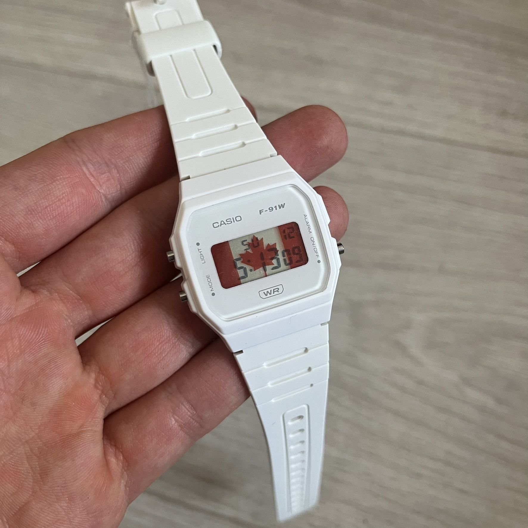 Casio Casio F-91W "Canada" White Digital Watch Size ONE SIZE - 2 Thumbnail
