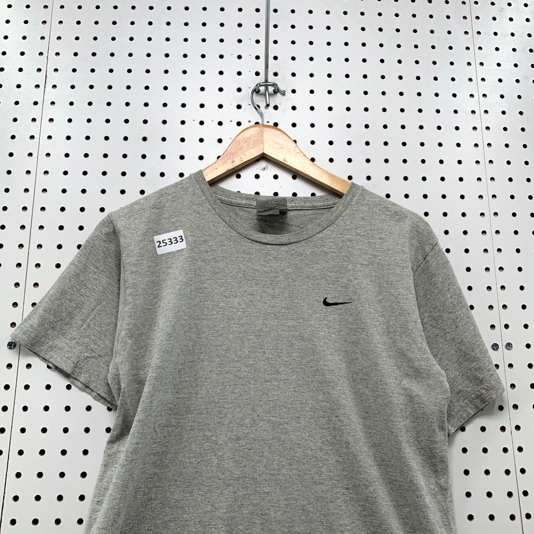 Nike Vintage Nike Shirt Gray Black Embroidered Swoosh Womens L Large 18x23.5 Size L / US 10 / IT 46 - 7 Thumbnail