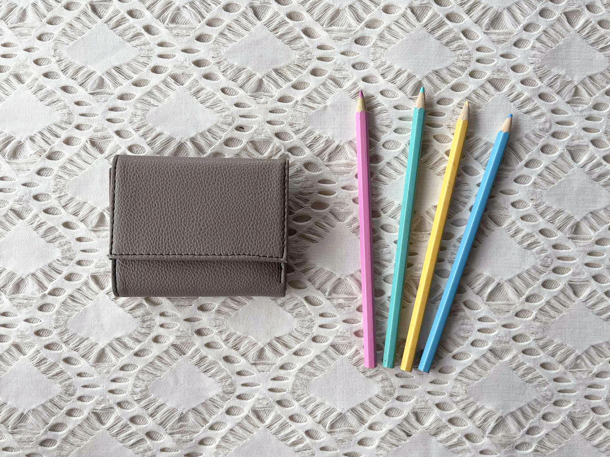 Vintage Minimalist Etoupe PU Leather trifold small wallet Size ONE SIZE - 1 Thumbnail