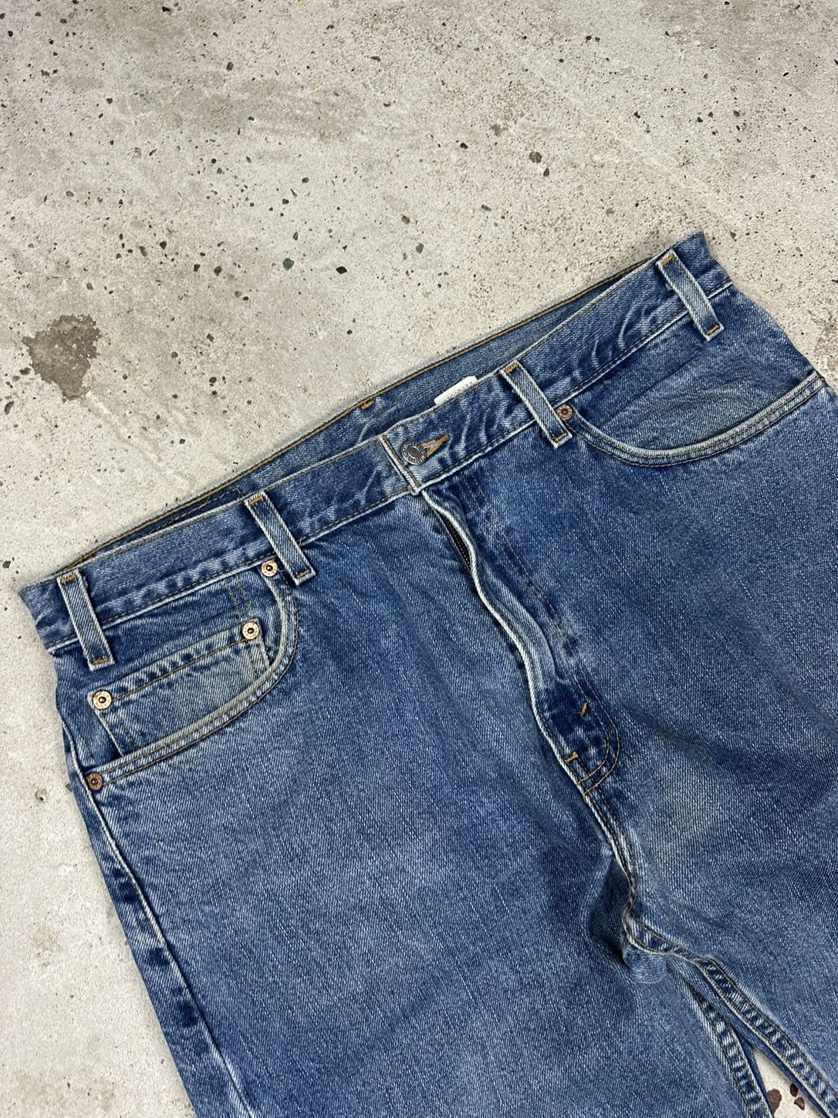 Levi's × Vintage Vintage 2002 Levi’s 505 Denim Pants Jeans Mexico Size US 36 / EU 52 - 8 Thumbnail