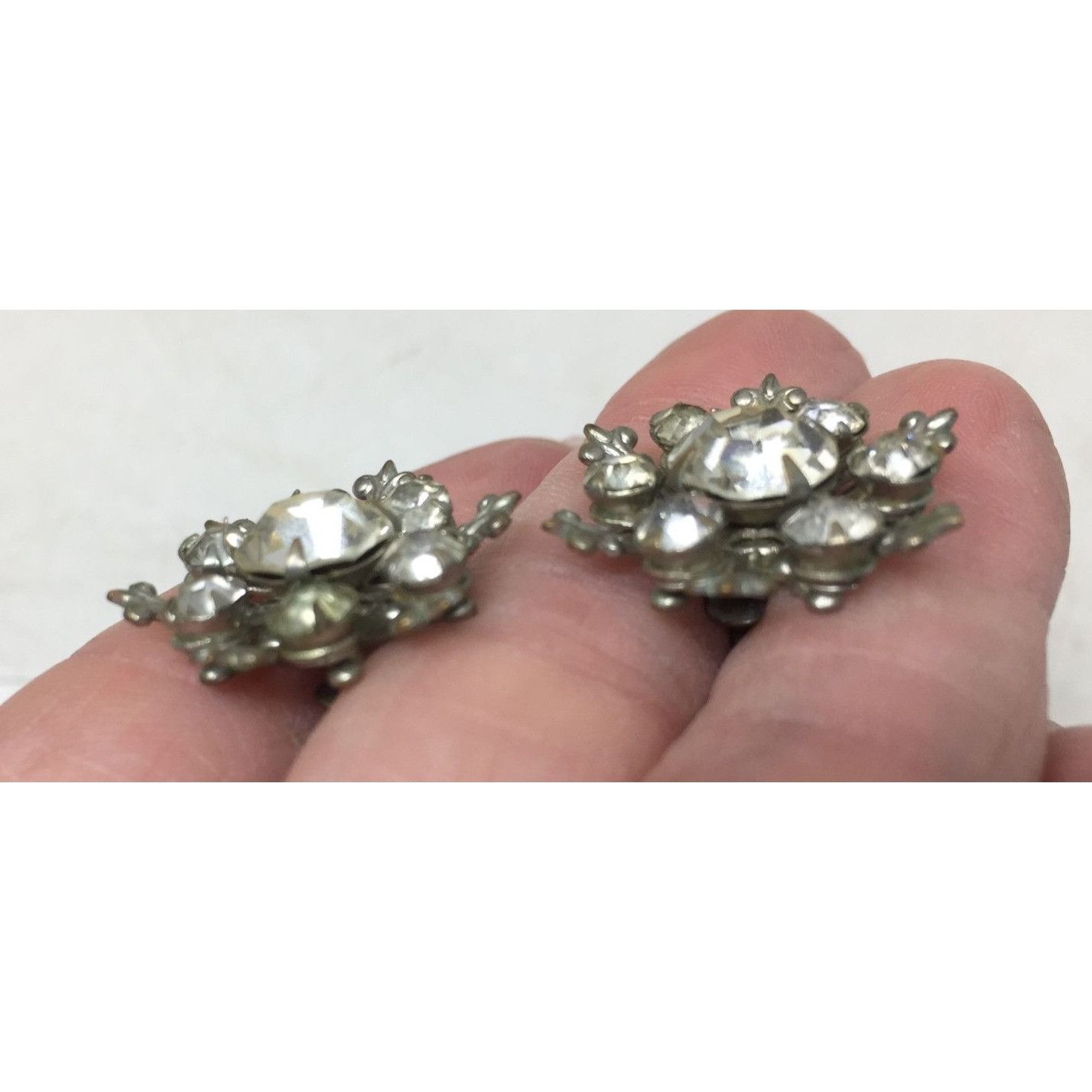 Other Women's Vintage Silver Tone Snowflake Shaped Screw back earr Size ONE SIZE - 8 Thumbnail